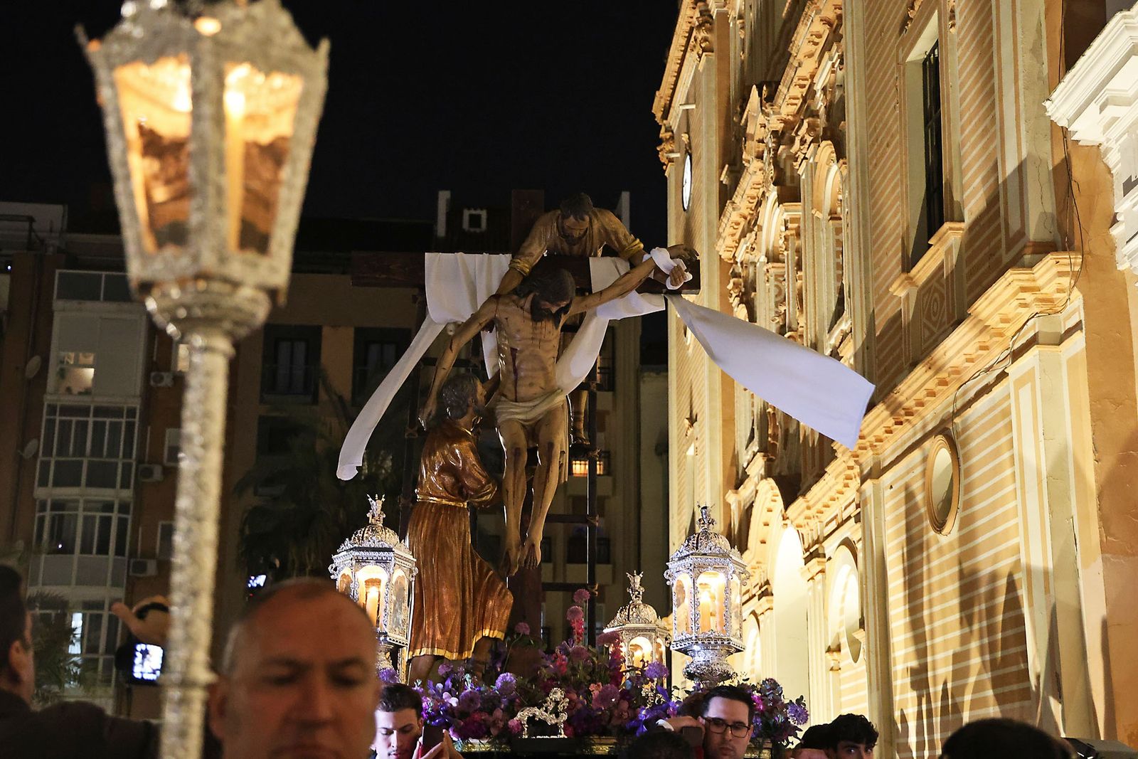 El Descendimiento, en Vía Crucis.