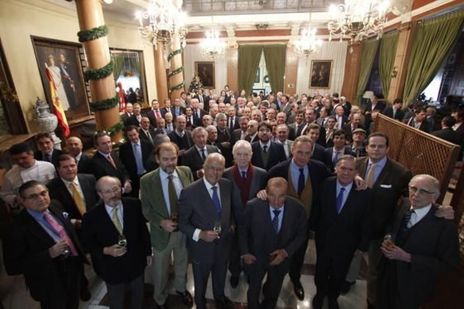 Los jerezanos afincados en Madrid se dieron cita en el Centro Cultural de los ejércitos para rendir homenaje a Bertín Osborne./José Ramón Ladra

Foto: Jose Ramon Ladra