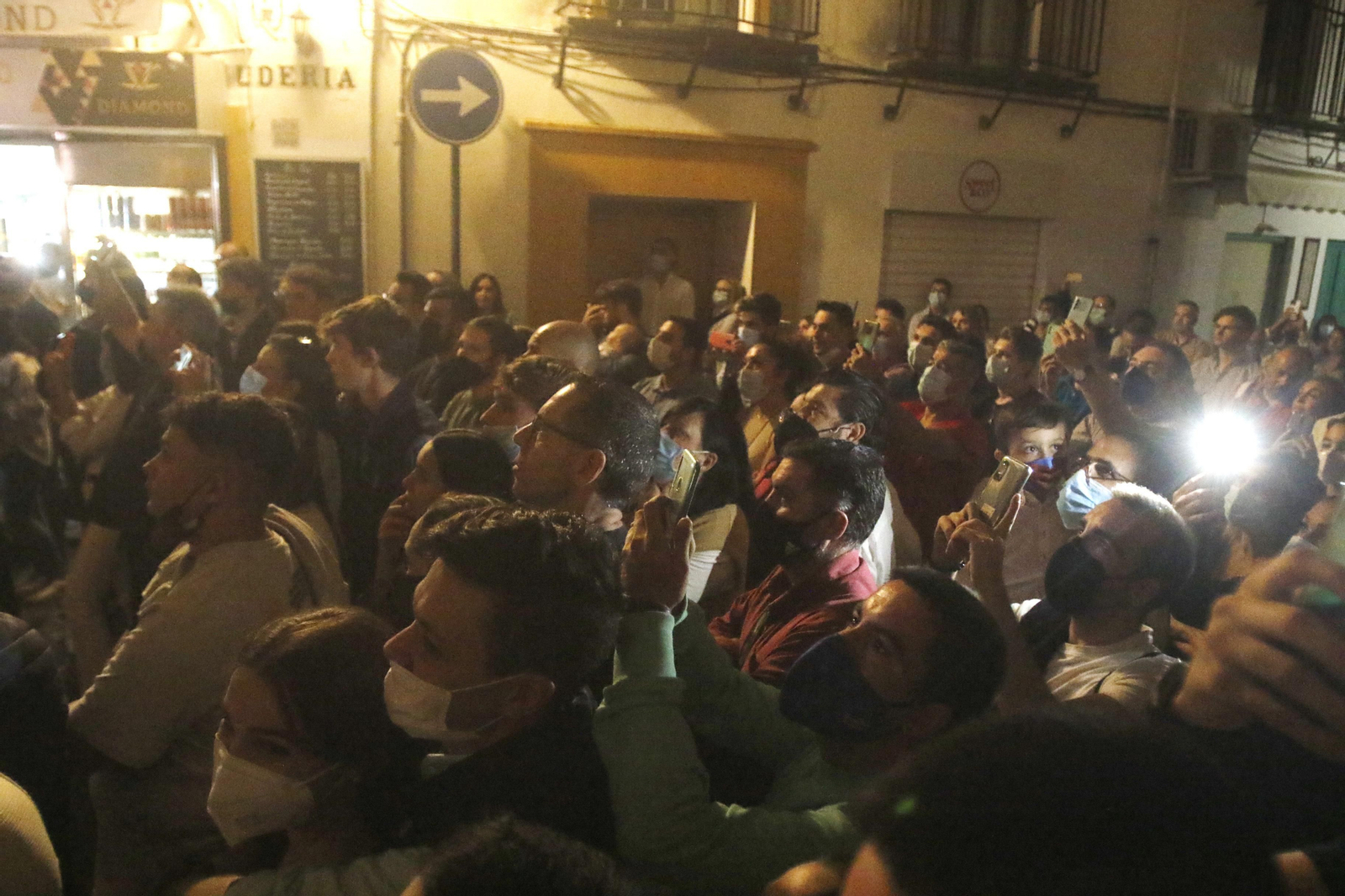 La salida extraordinaria del Señor de la Salud de Córdoba, en imágenes