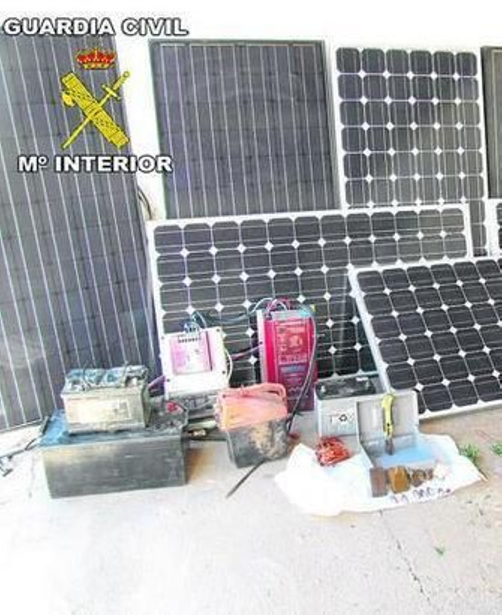 Material incautado por la Guardia Civil.