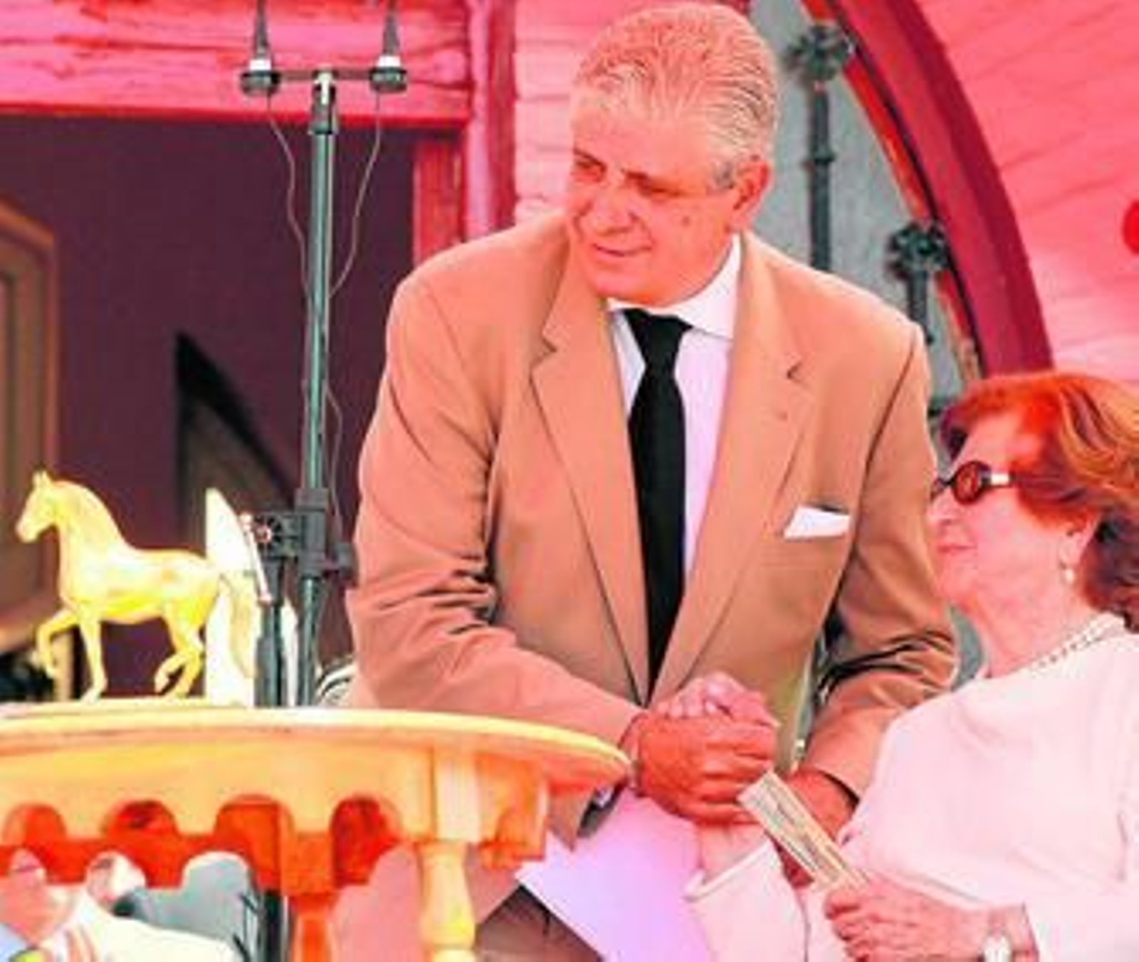 Manuel Guerrero Pemán, ayer junto a su madre, María del Dulce Nombre Pemán.