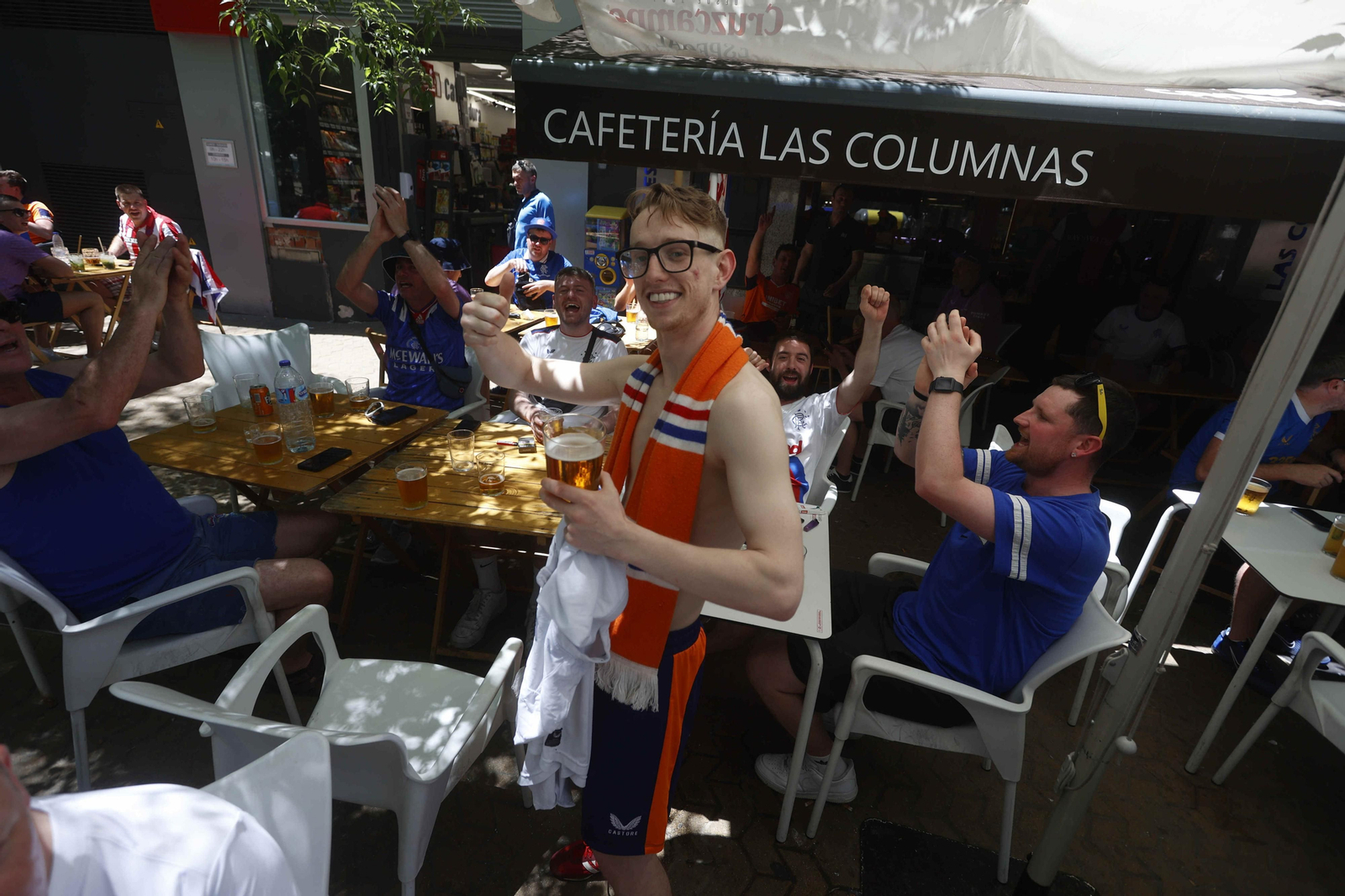 Las imágenes de los hinchas del Eintracht y del Rangers