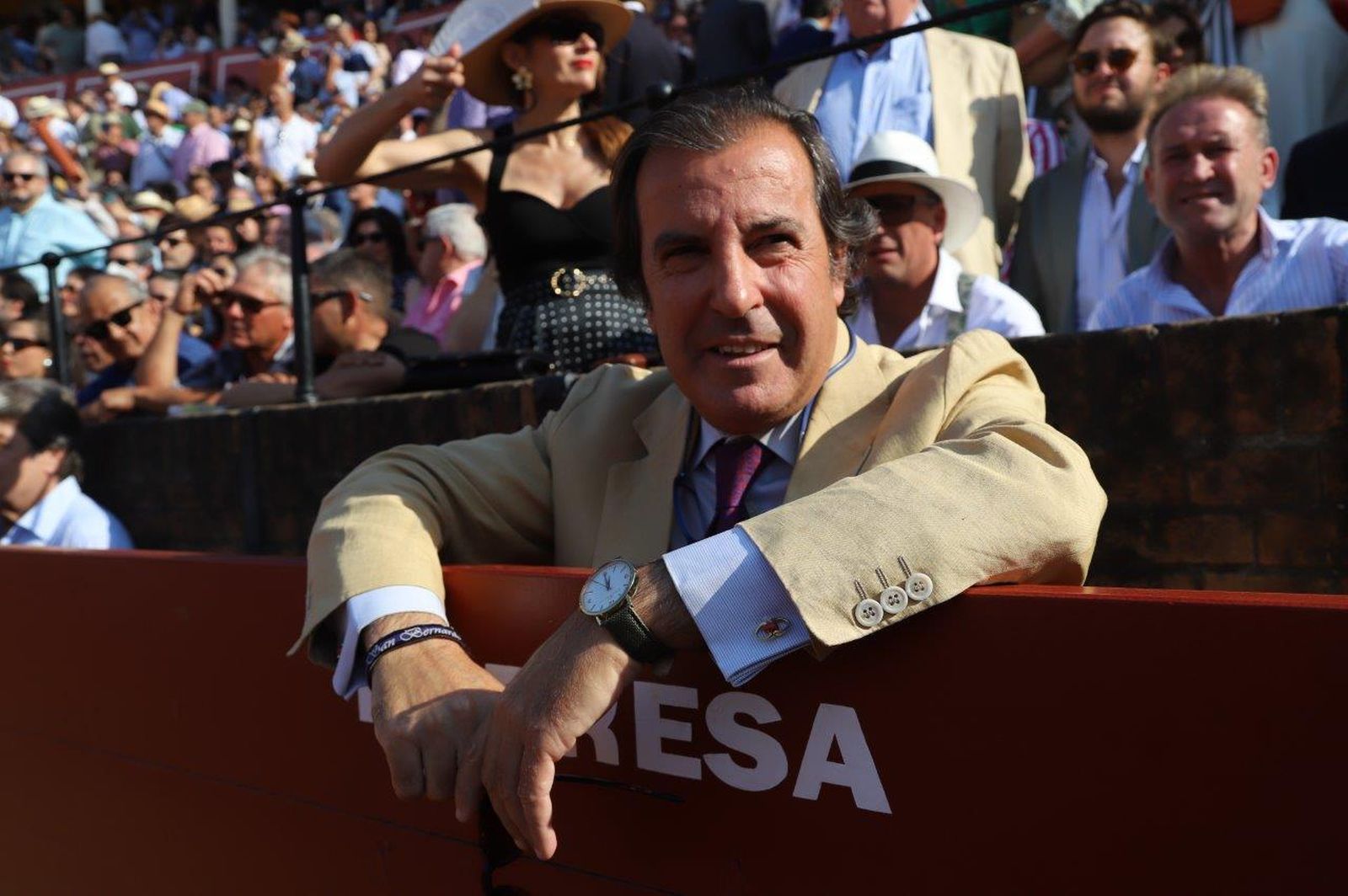 Las imágenes de los famosos y las autoridades en la corrida del sábado de Feria