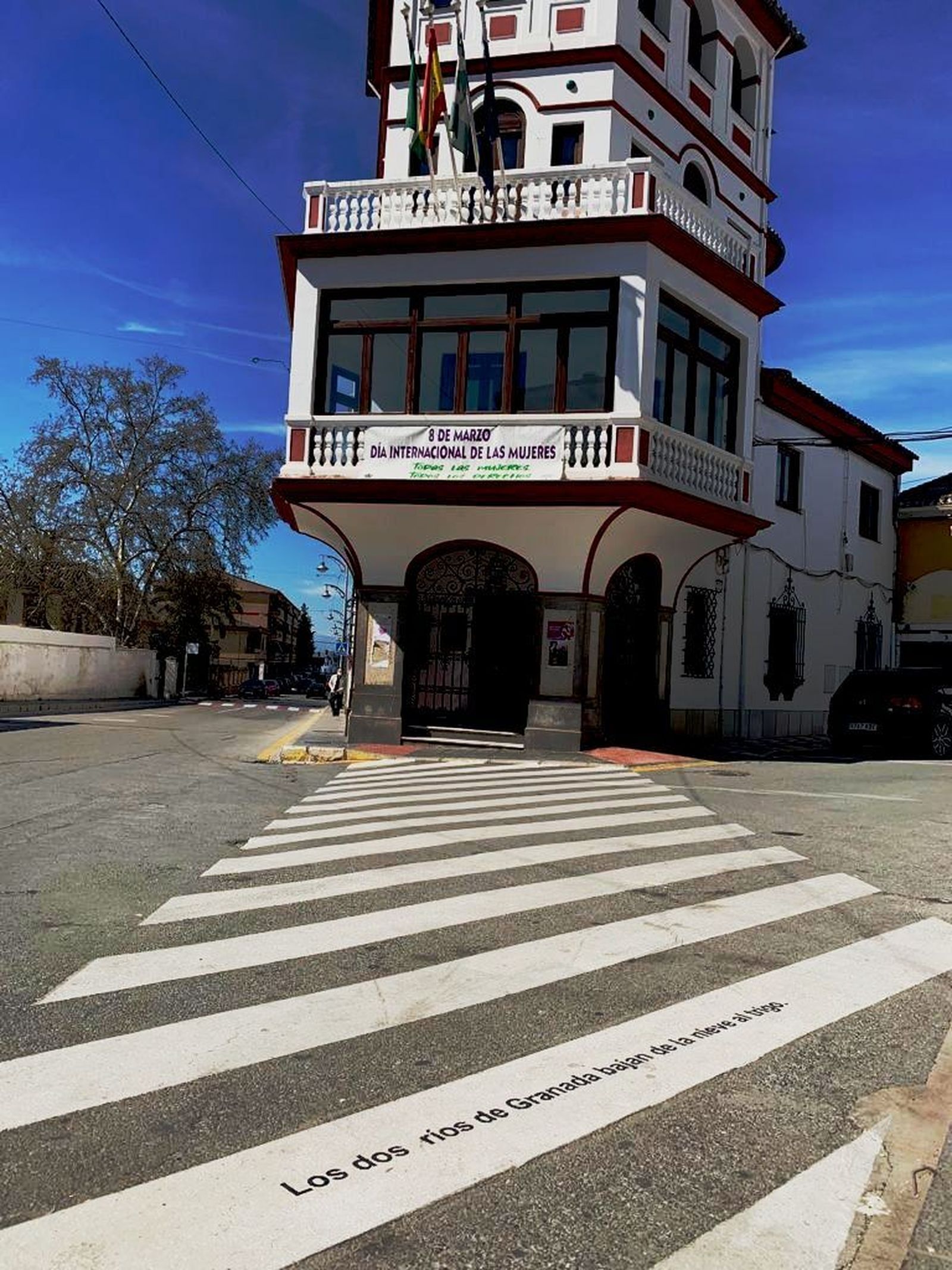 Un paso de peatones de Pinos Puente