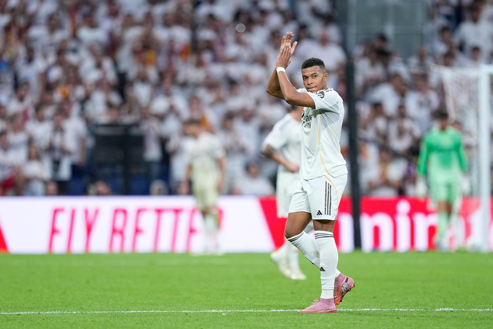 EuropaPress_6969993_Kylian_Mbappe_of_Real_Madrid_CF_gestures_during_th.jpg