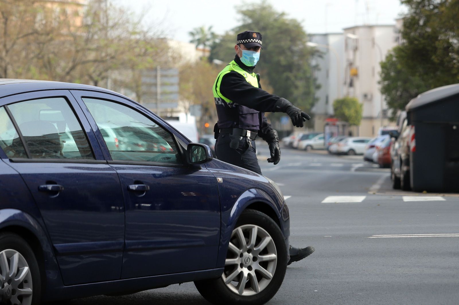 Imágenes de las actuaciones de la Policía Local de Huelva para combatir el coronavirus