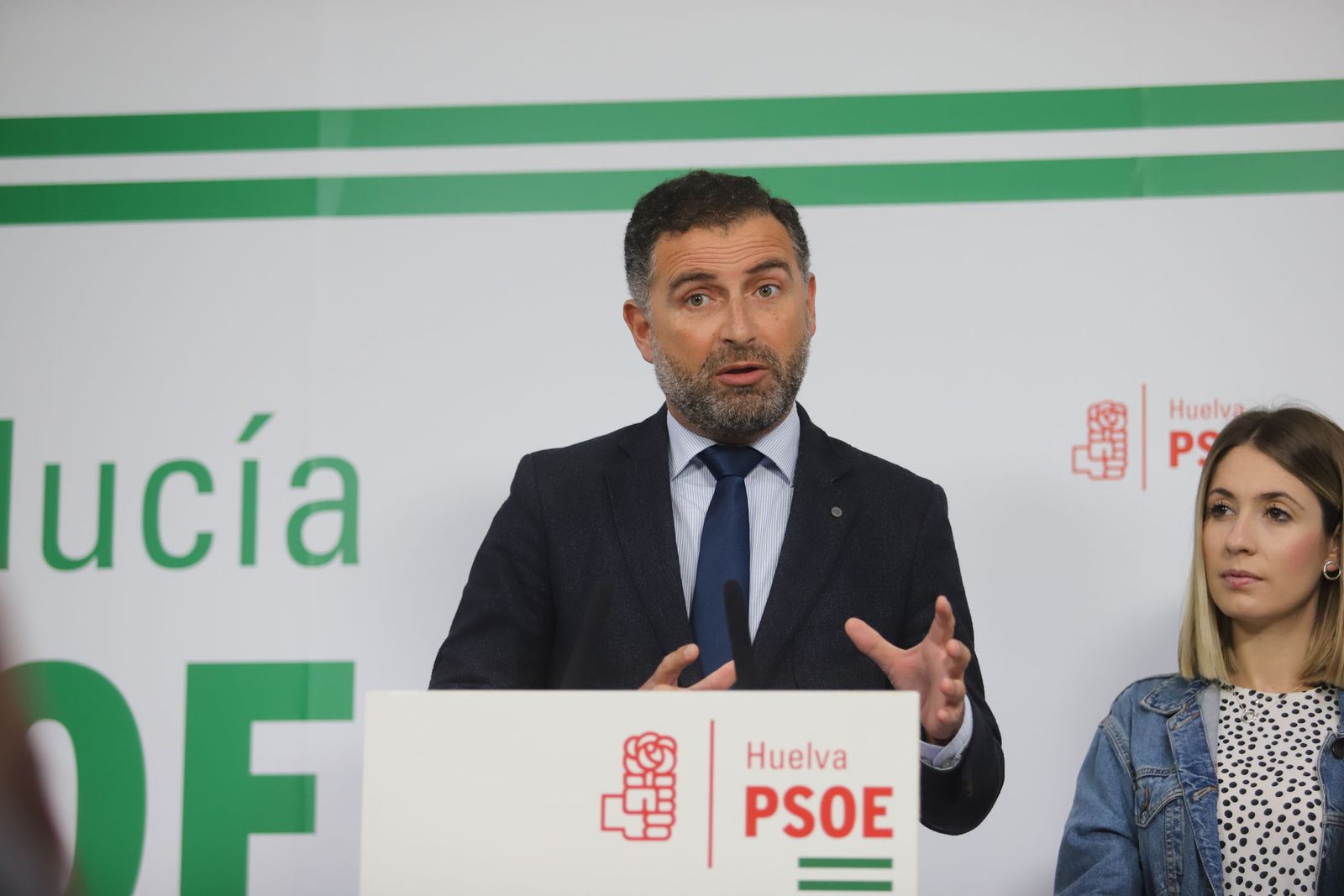 Gustavo Cuéllar esta mañana en la sede del PSOE para valorar el estado del proyecto CEUS.