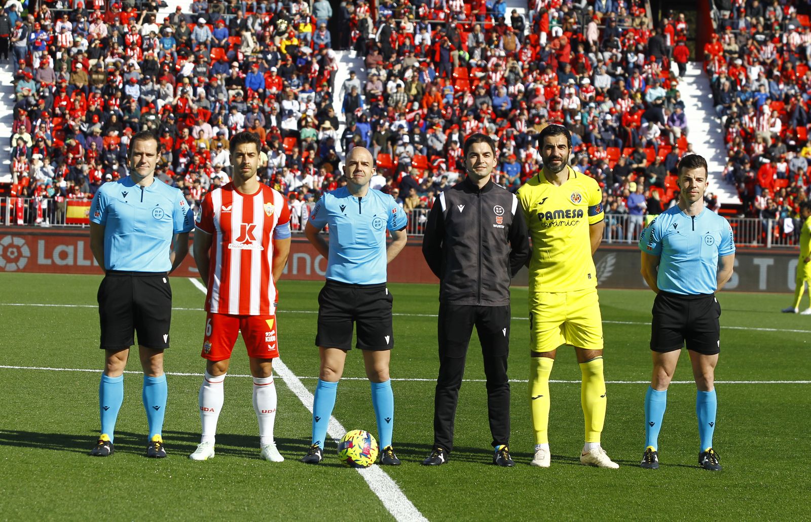 Imágenes de la derrota de la U.D. Almería ante el Villarreal por 0 a 2