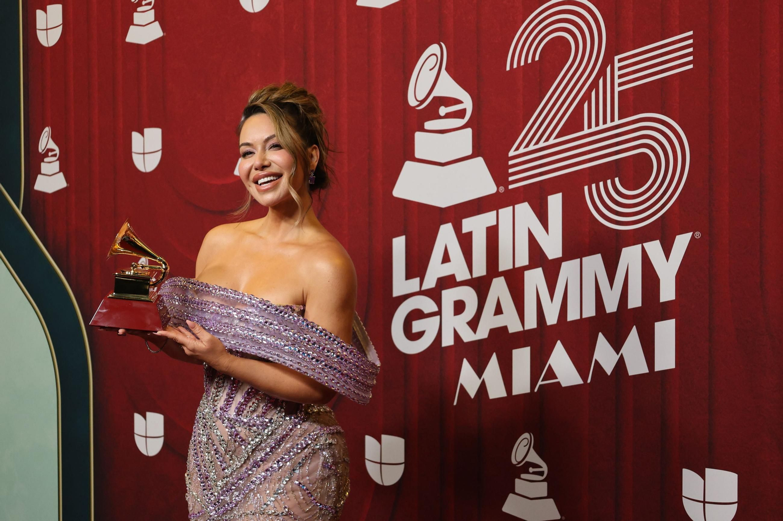 Todos los famosos, tendencias y curiosidades en la alfombra roja de la 25 edición de los Grammy Latinos
