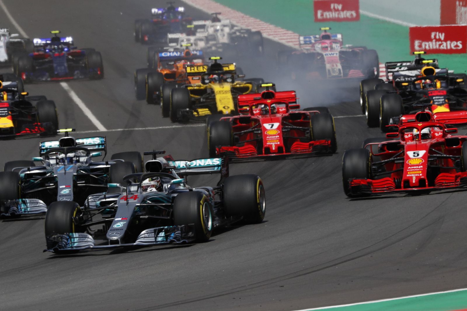 Salida del Gran Premio de España de 2018.