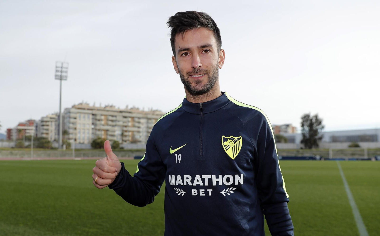 Alberto Bueno posa en un entrenamiento del Málaga CF