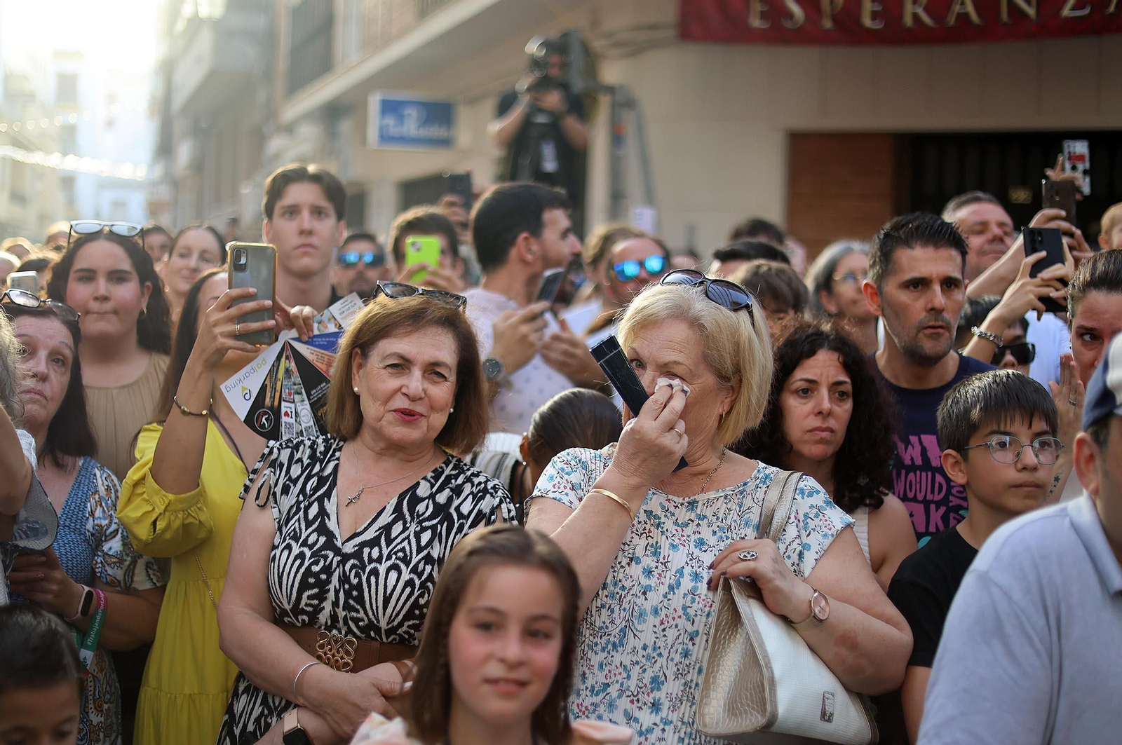 Imágenes de la procesión extraordinaria de la Virgen de la Esperanza por las calles de Huelva