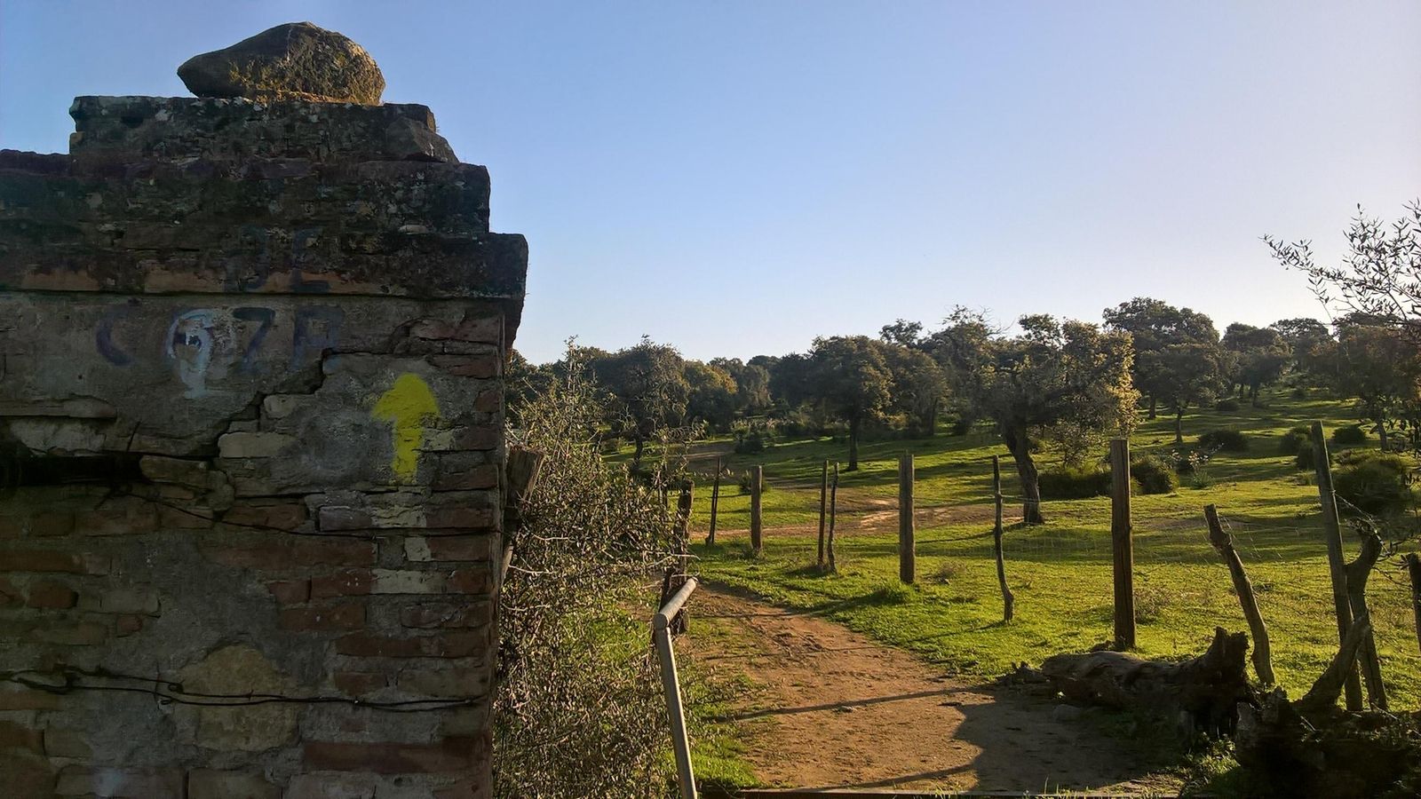 Esta señal marca la entrada a la Sierra Norte de Sevilla.