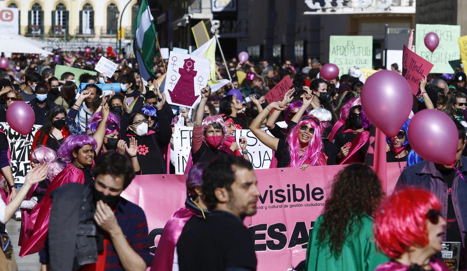 La manifestación de La Casa Invisible de Málaga, en fotos