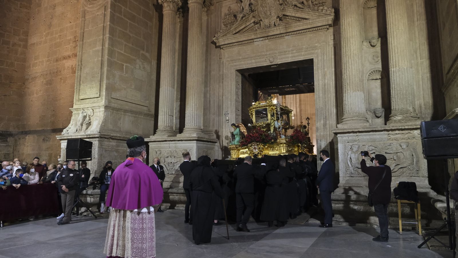Procesión del Santo Entierro en Almería, en imágenes.