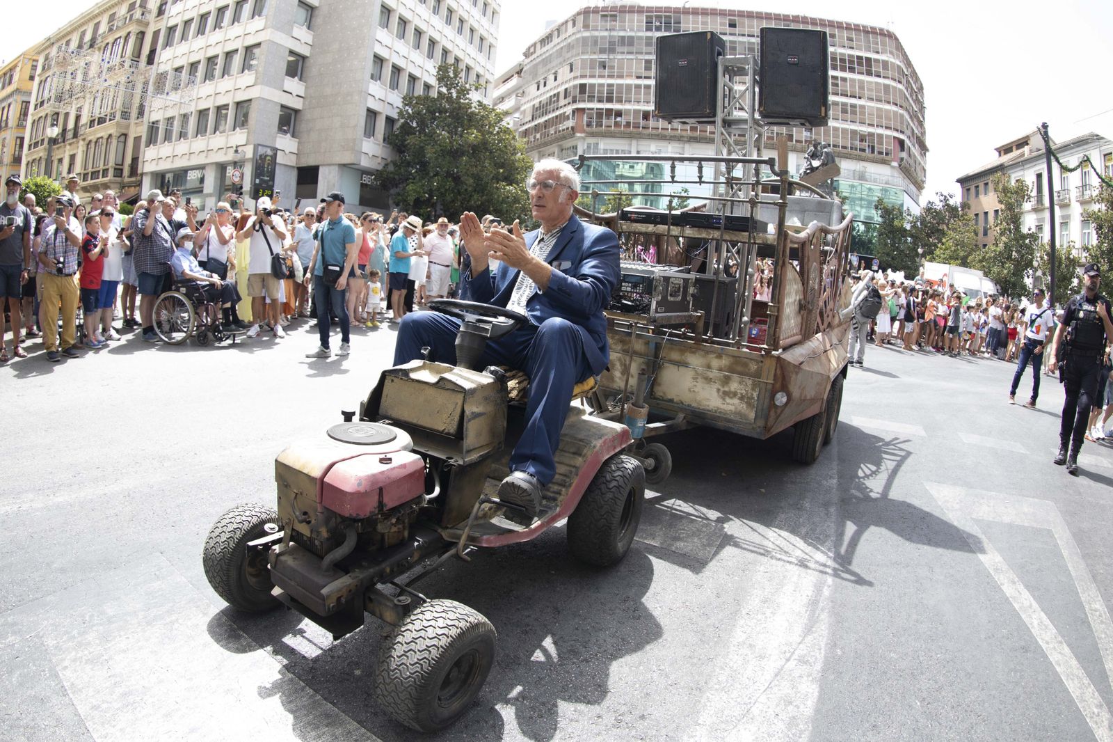 El regreso de la Tarasca a las calles de Granada, en imágenes