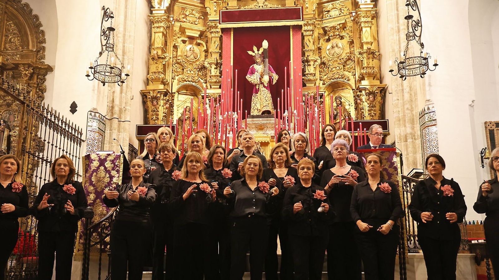 El Grupo de Palilleras de la Feli de Huelva hace su actuación durante la Exaltación