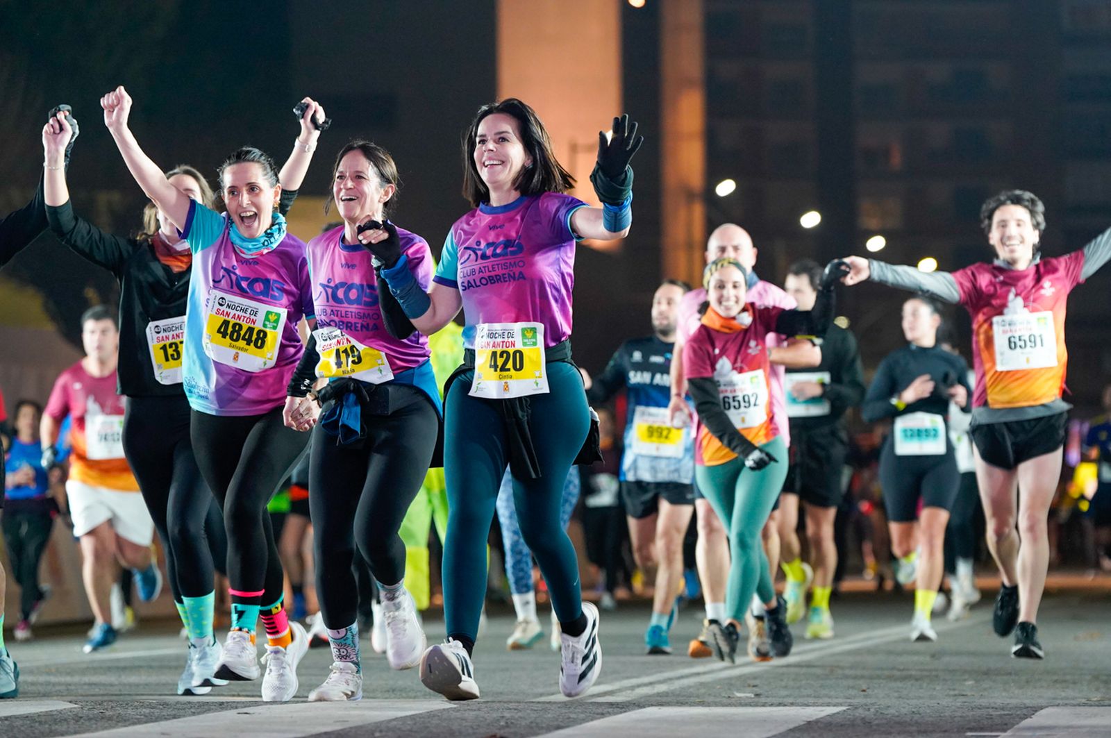 En imágenes: búscate en tu llegada a meta de la Carrera de San Antón 2026 (15)