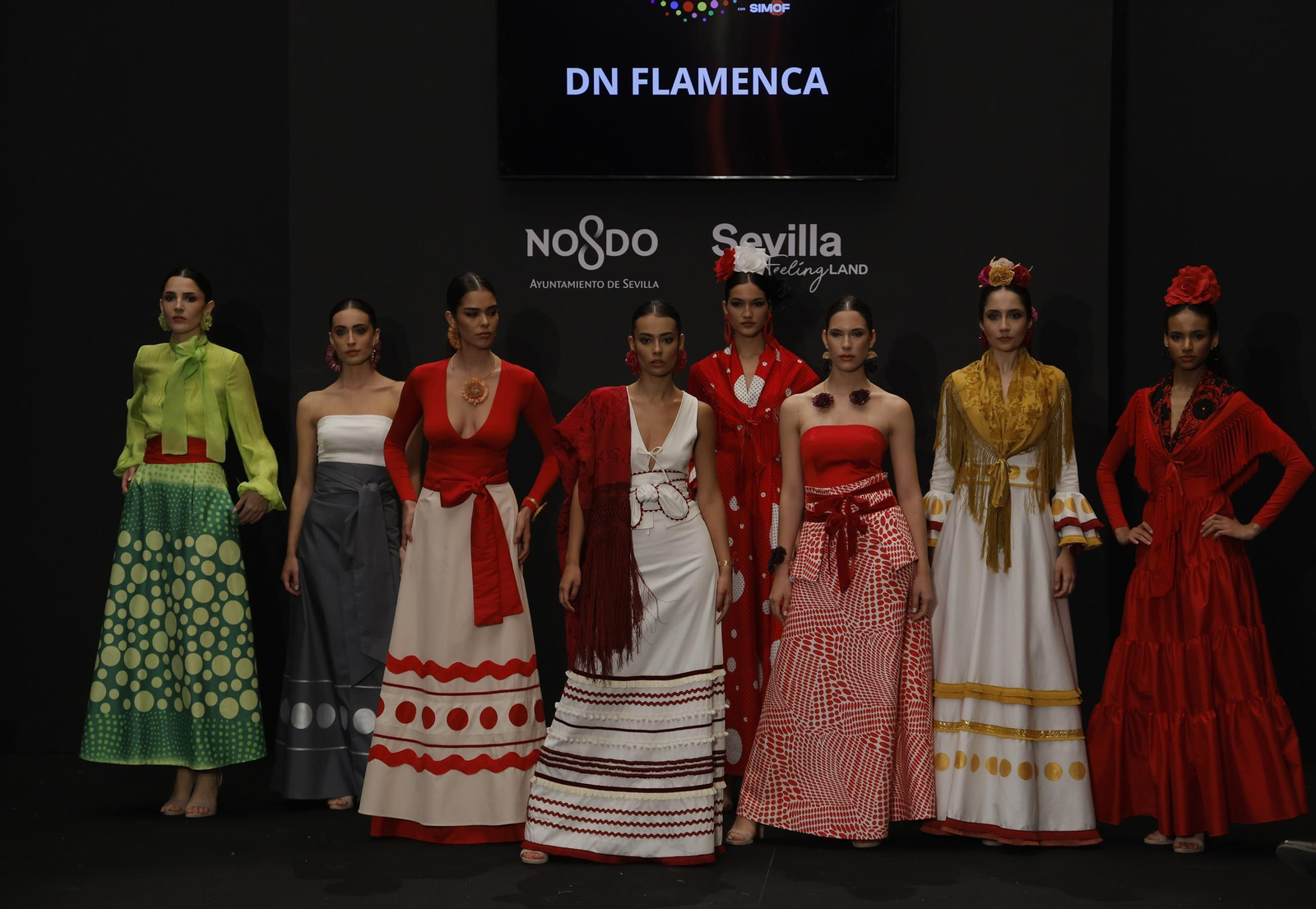 Emprende Lunares, el desfile de moda flamenca de DN Flamenca, que anticipa la Feria de Abril: todas las fotos.