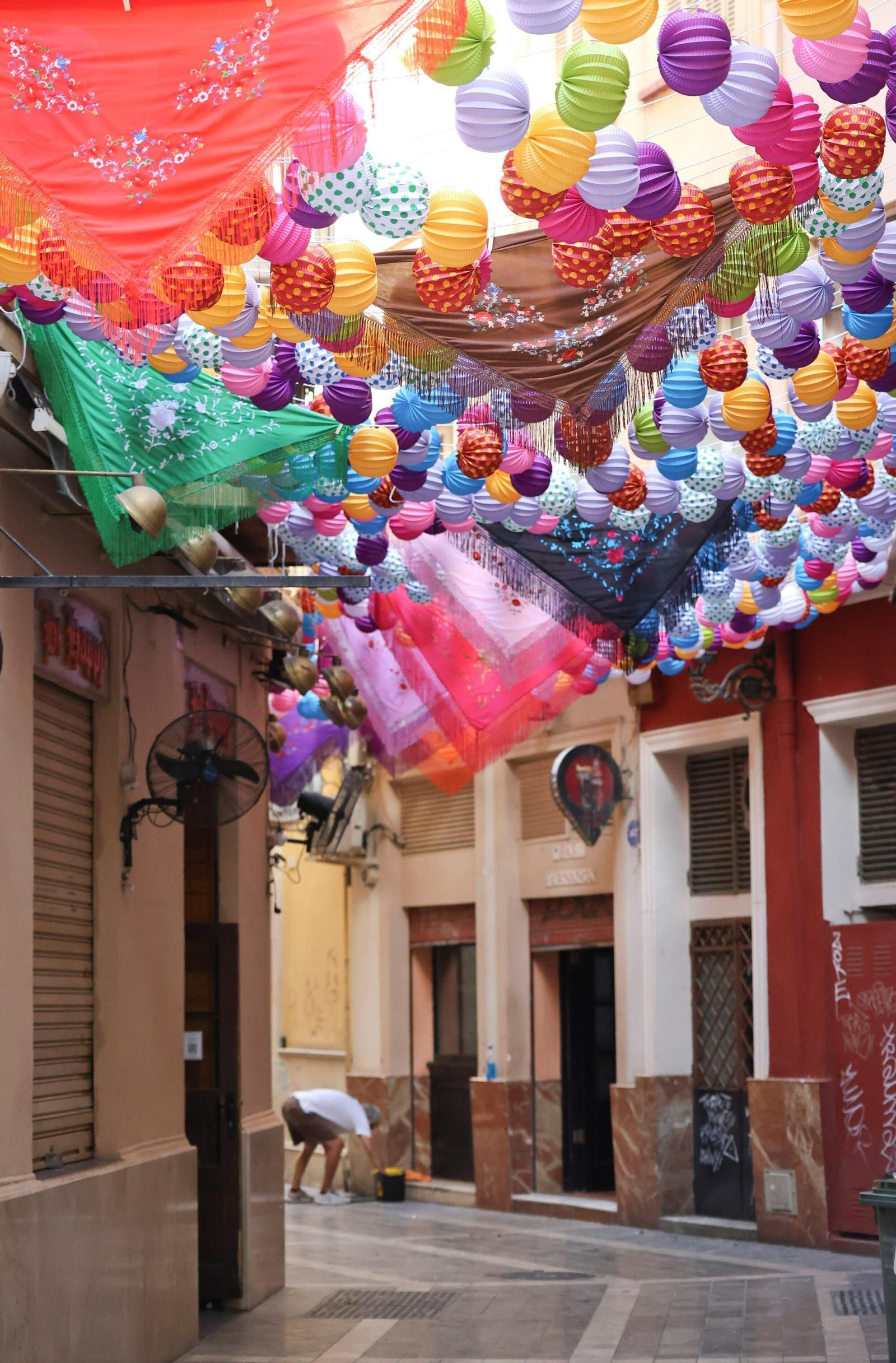 La ciudad ultima preparativos para celebrar la Feria de Málaga