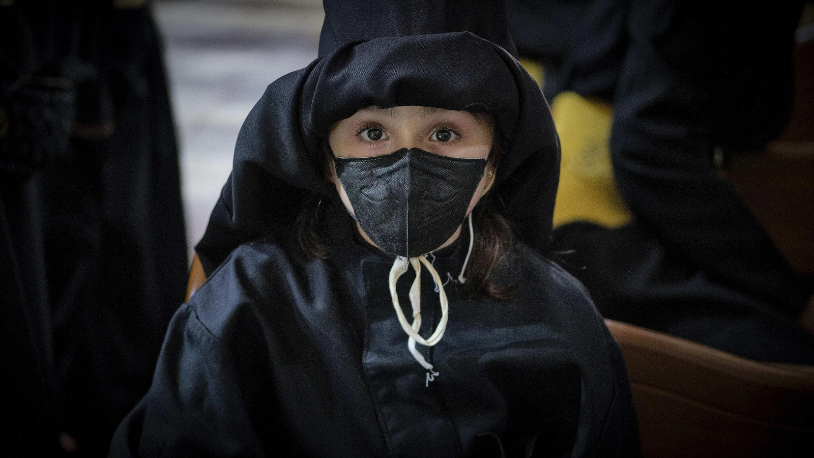 Sanidad suspende su salida procesional, los hermanos de la cofradía realizan estación de penitencia en el interior de Santa Cruz.