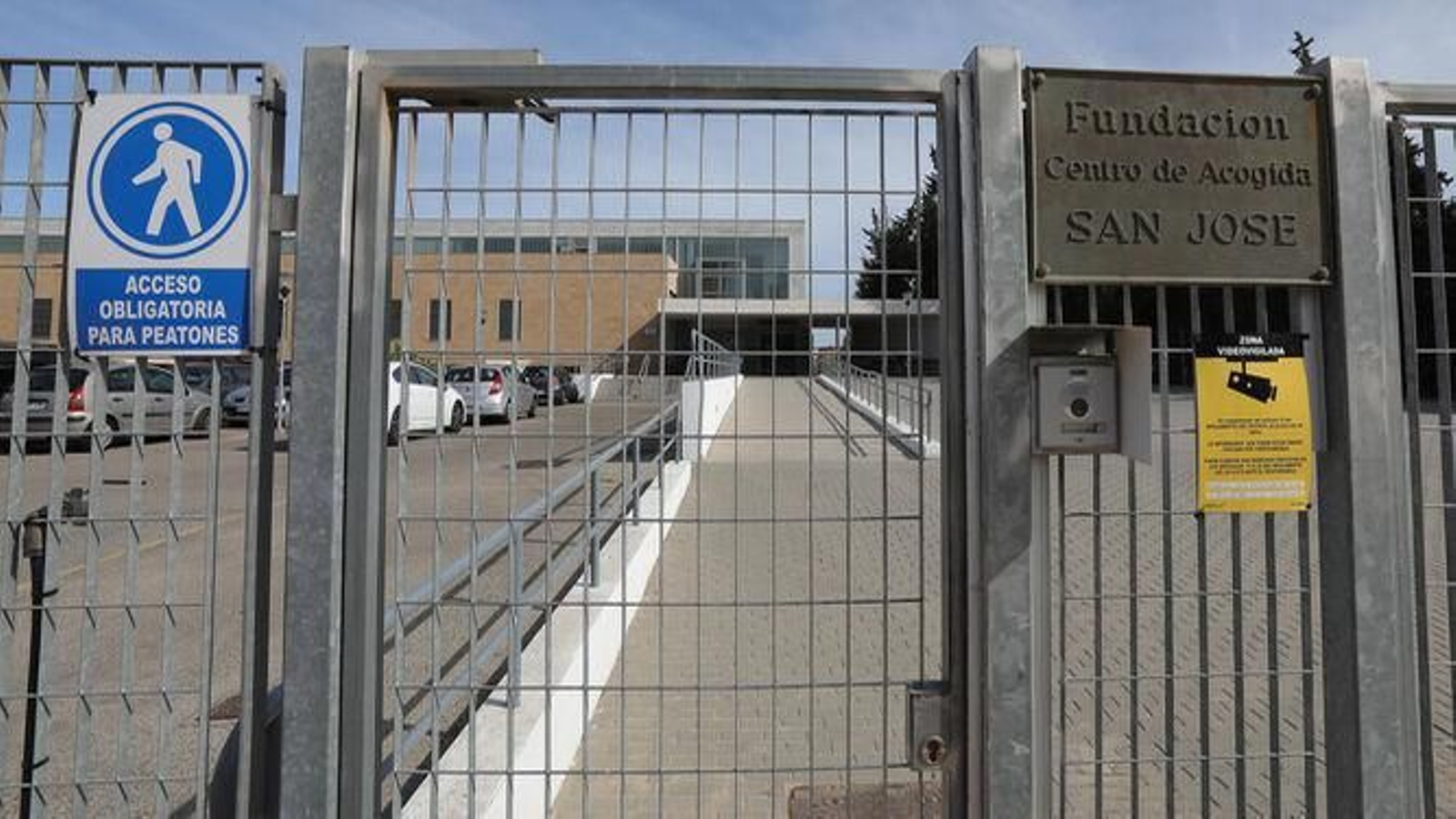 Entrada del asilo San José.