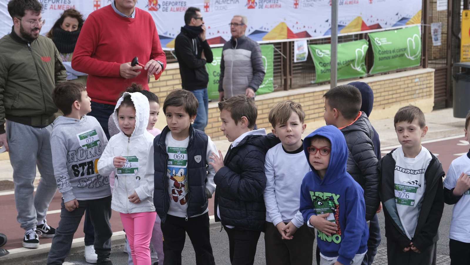 Imágenes de la carrera infantil contra el cáncer en el CEIP Francisco de Goya