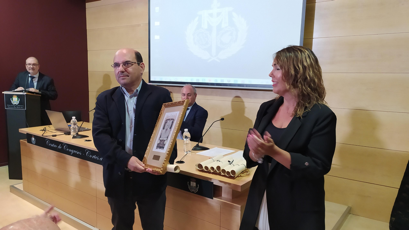 Homenaje a los hermanos más antiguos de la Soledad en San Fernando