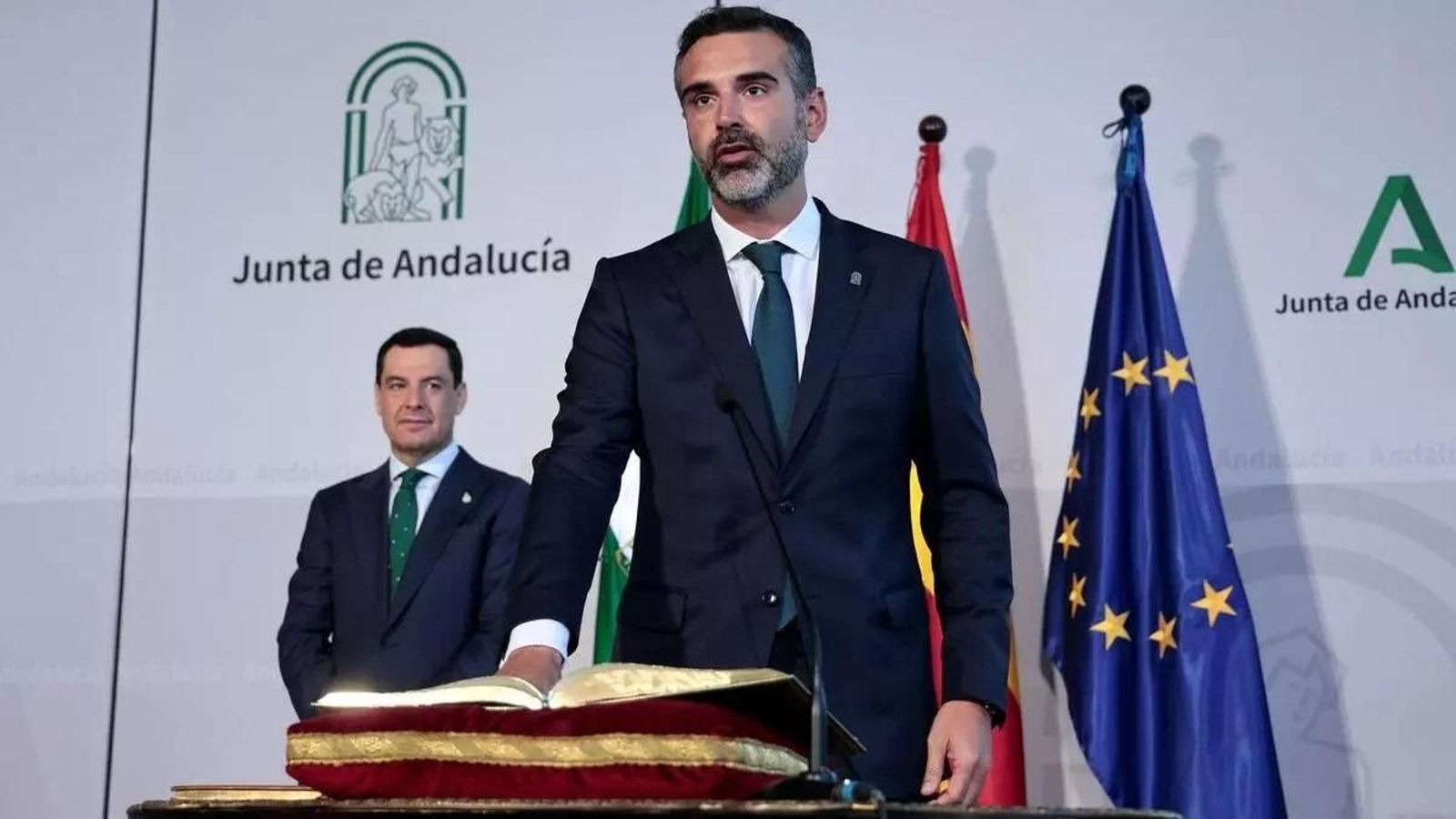 Ramón Fernández Pacheco durante su juramento como consejero de Agricultura