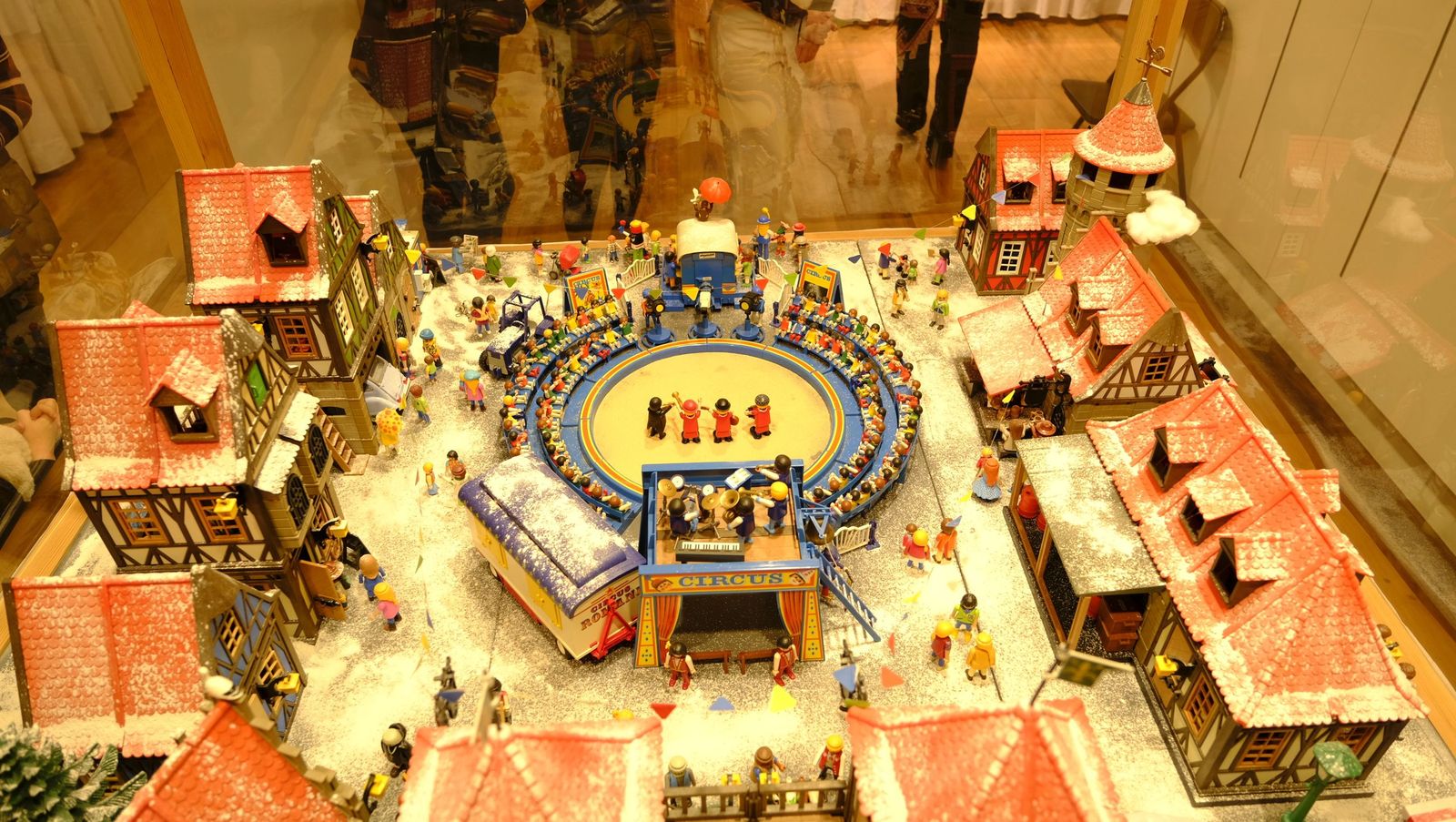 Exposición de Clicks de Playmobil contra el cáncer infantil, en fotos