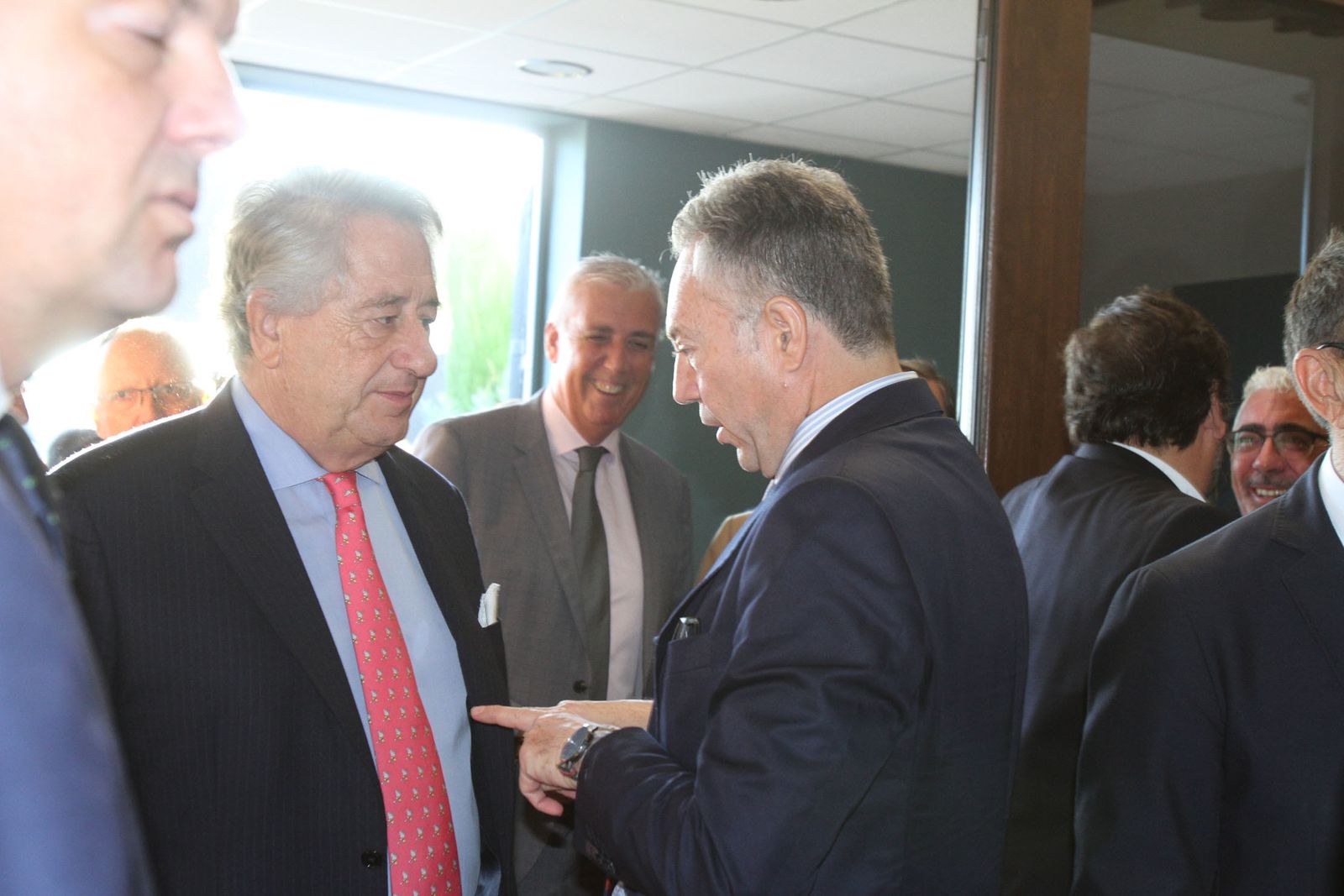 Imágenes del Desayuno Informativo del Grupo Joly con Javier Targhetta