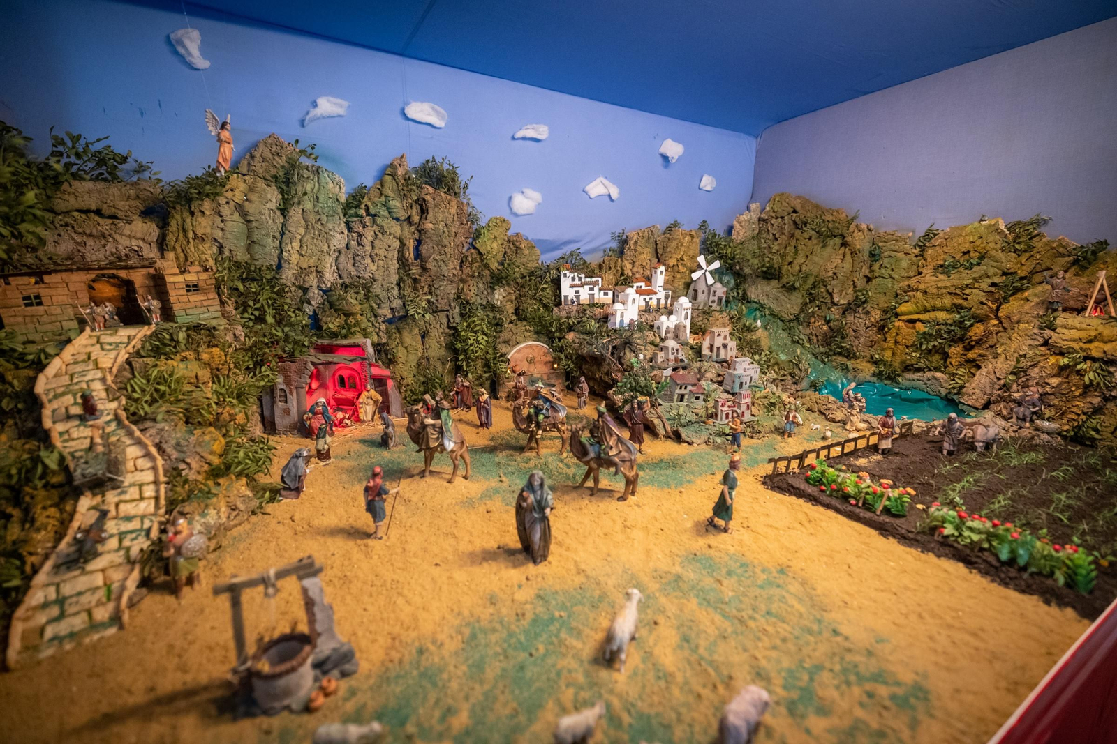 A.VV. ZONA PUERTA DEL MAR Lugar: Plaza de los Porches, 2 bajo Horario: Laborables: 11 00h a 14:00 h /20.00 h, a 22.00 h Festivos: 11:00 h. a 13.00 h