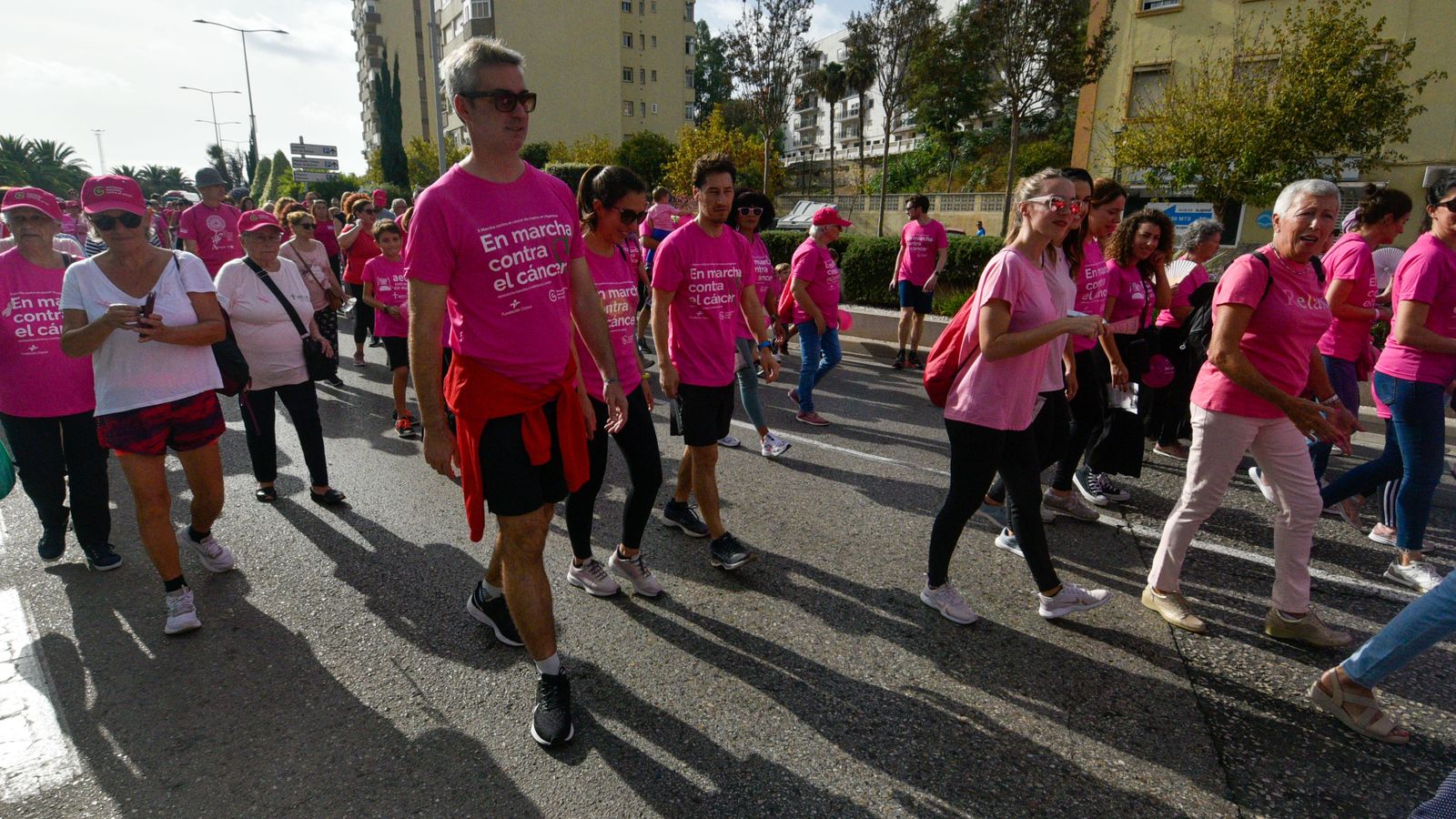 Las fotos de la Marcha contra el cáncer de mama en Algeciras