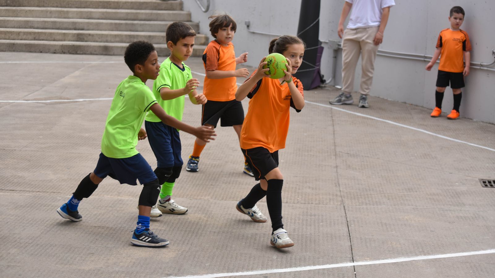 Las fotos de la I jornada de minibalonmano en el Puerta Europa de Algeciras