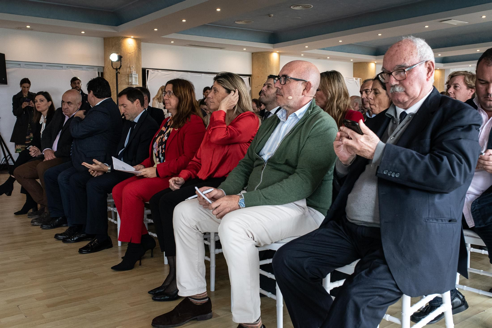 Desayuno-Coloquio del Grupo Joly "Presente y futuro de la gestión de los residuos en Andalucía", en imágenes