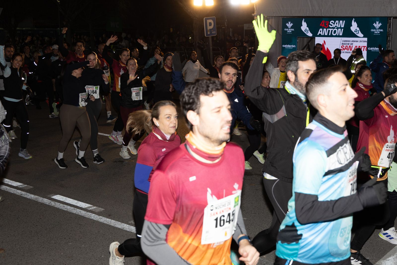 Encuéntrate en la salida de la Carrera de San Antón 2026, en imágenes (3)
