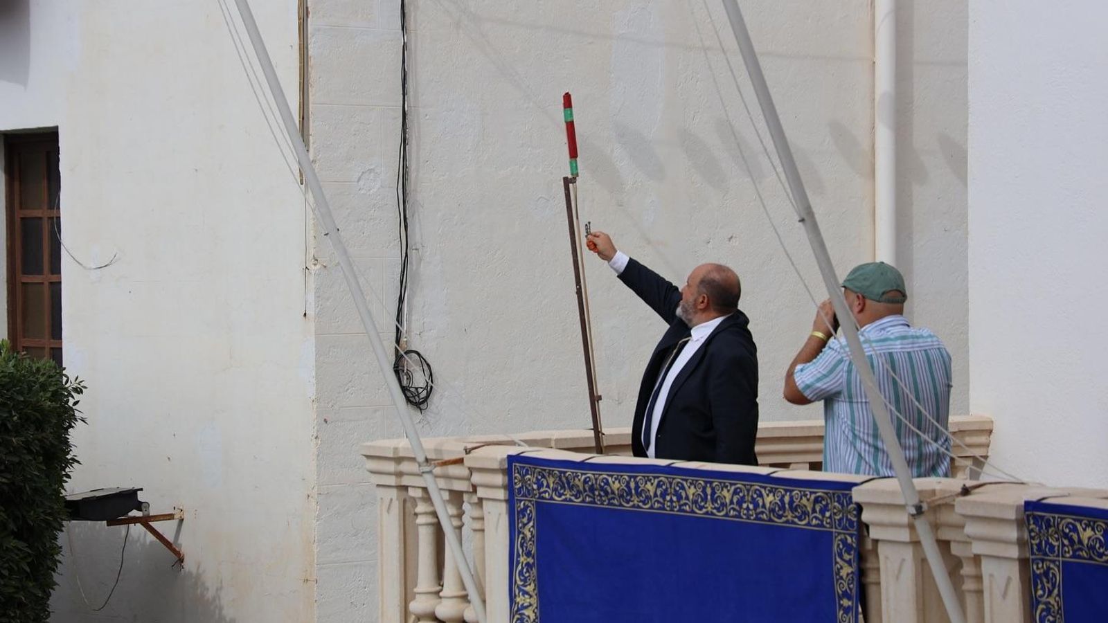 El alcalde fue el encargado el sábado del tradicional Cohetazo.