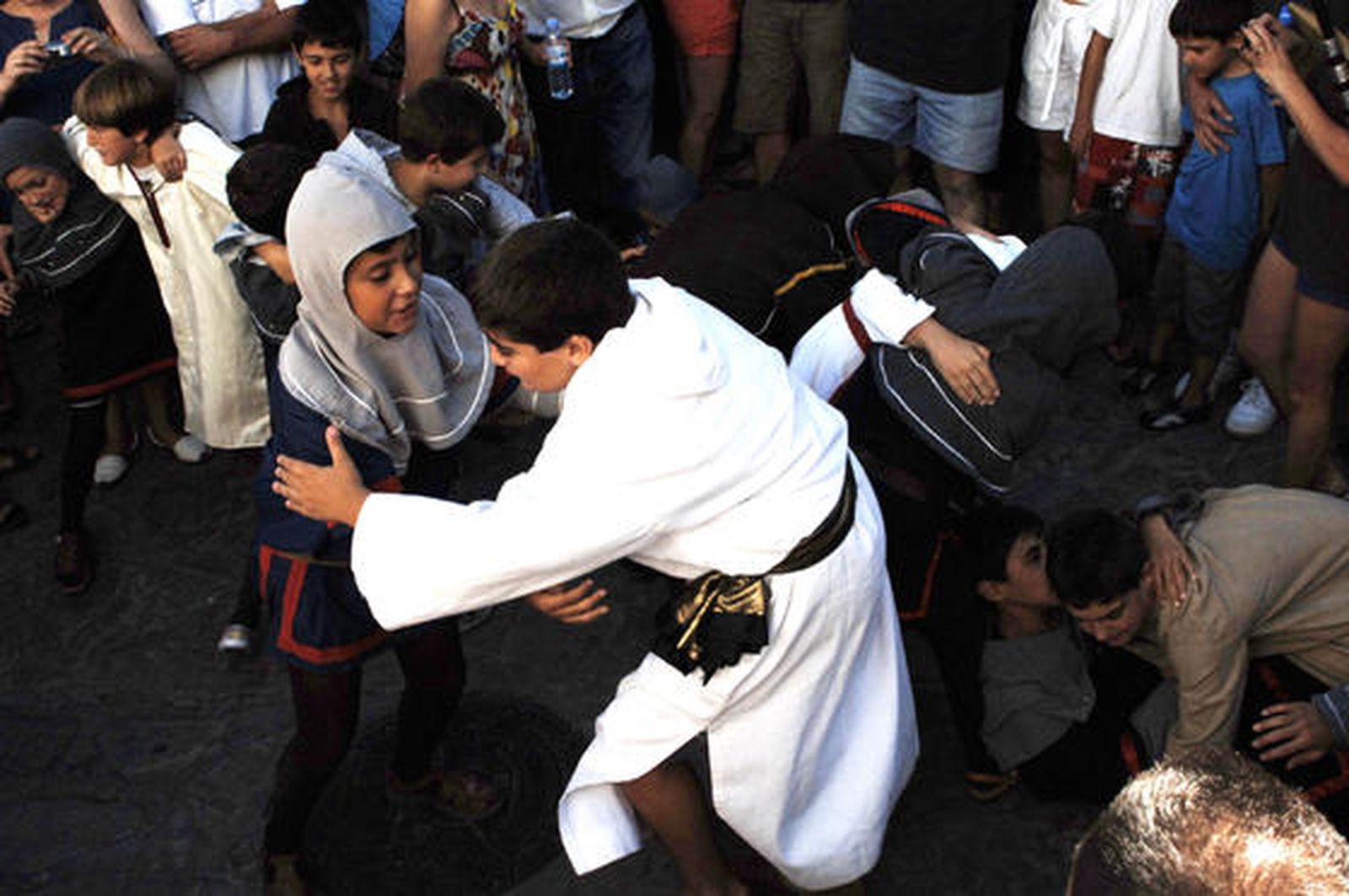 Benamahoma recrea la lucha entre ambos grupos durante la Reconquista en el fin de semana

Foto: Ramon Aguilar