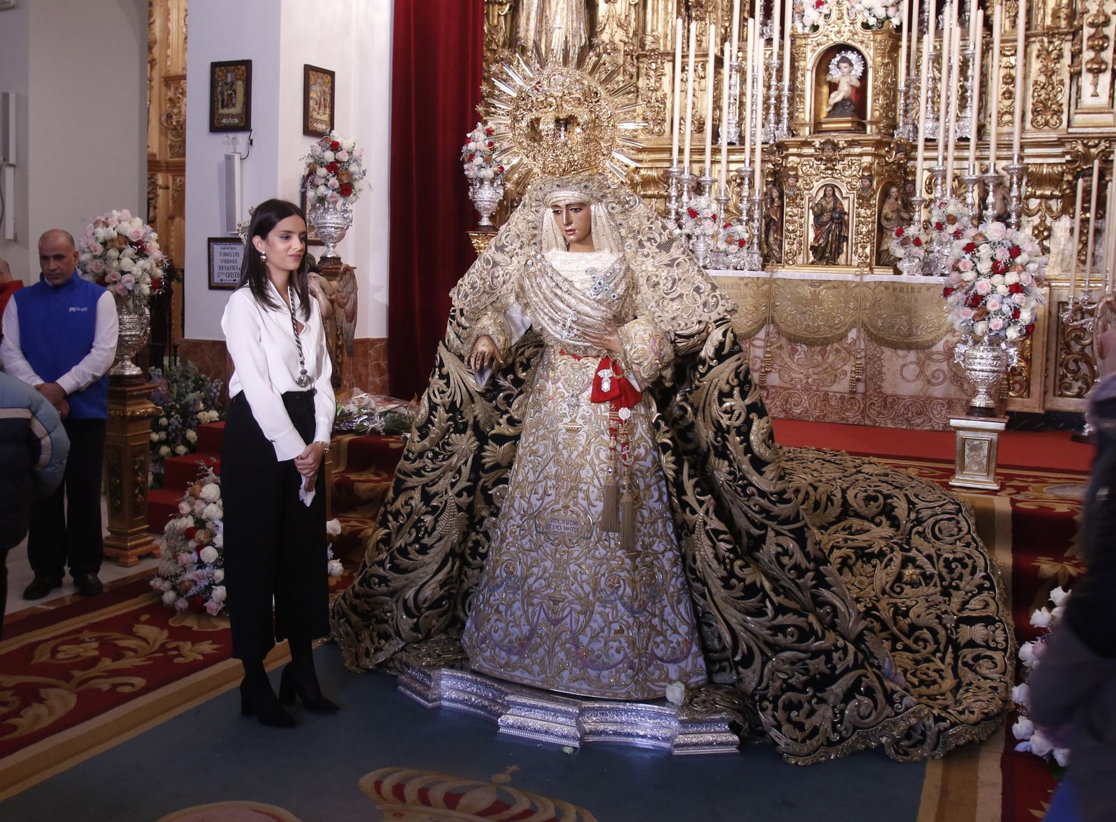 Besamanos de Esperanza de Triana y Macarena