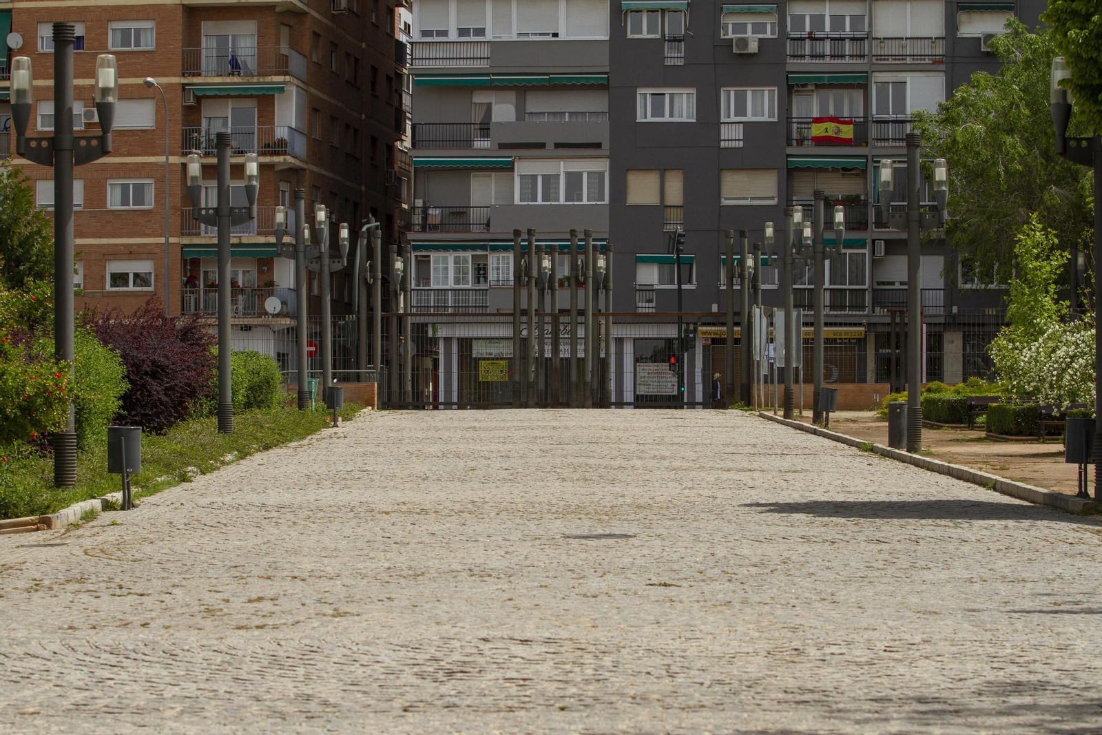Los parques de Granada, vacíos en pleno estado de alarma