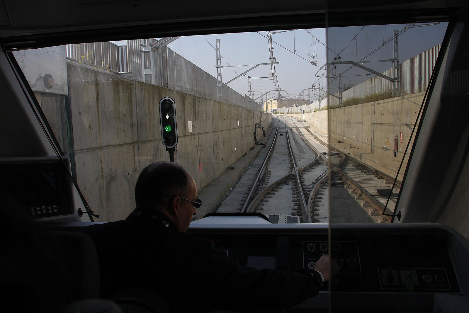 Cabina del conductor del Metro de Sevilla Cabina del conductor del Metro de Sevilla