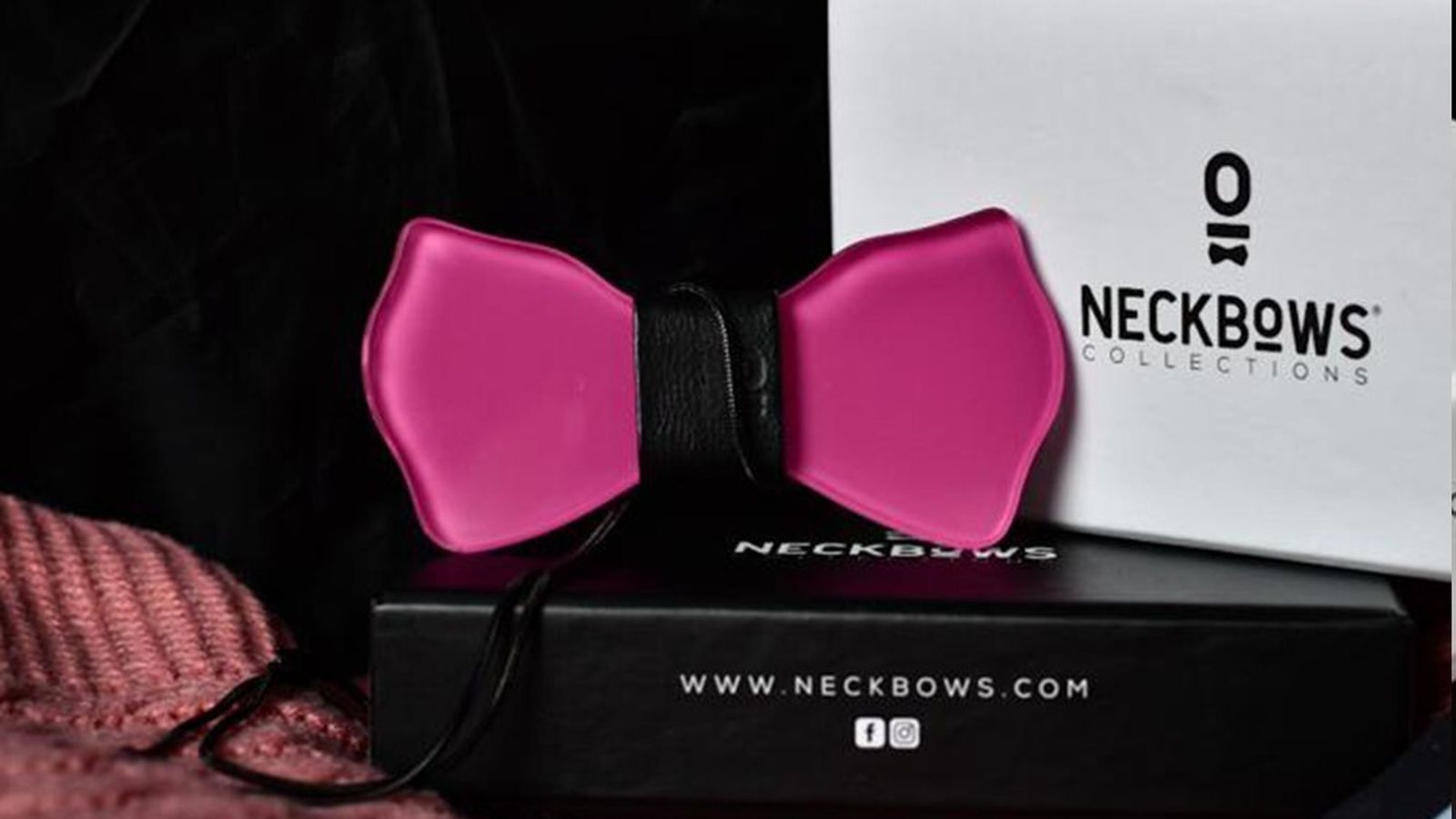 Pajarita solidaria en colaboración con la AECC.