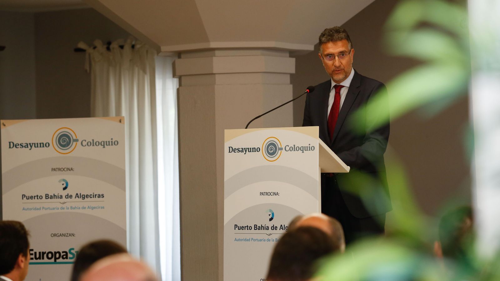 Fotos del Desayuno Coloquio de Europa Sur y el Propeller Club de Algeciras con Benito Núñez Quintanilla