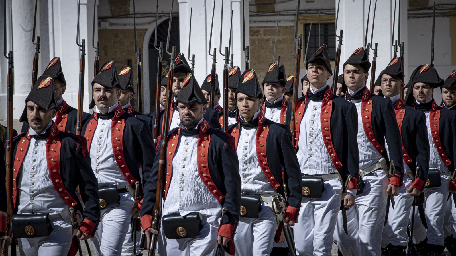 Las imágenes de la celebración del 489º Aniversario de la Infantería de Marina en Cádiz