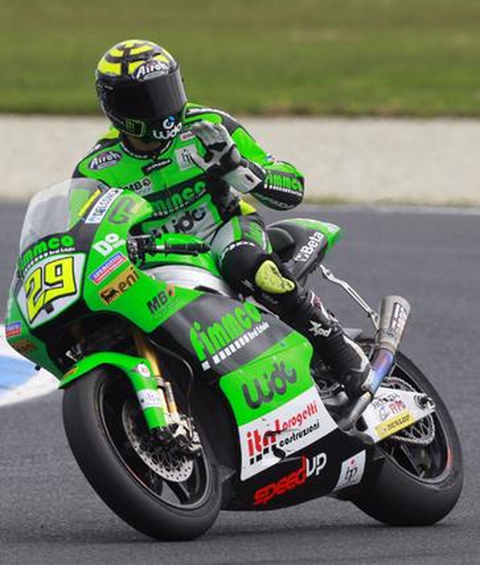 De Angelis se estrena en Moto2 imponiéndose a Scott Redding y Andrea Iannone.

Foto: EFE · AFP · Reuters