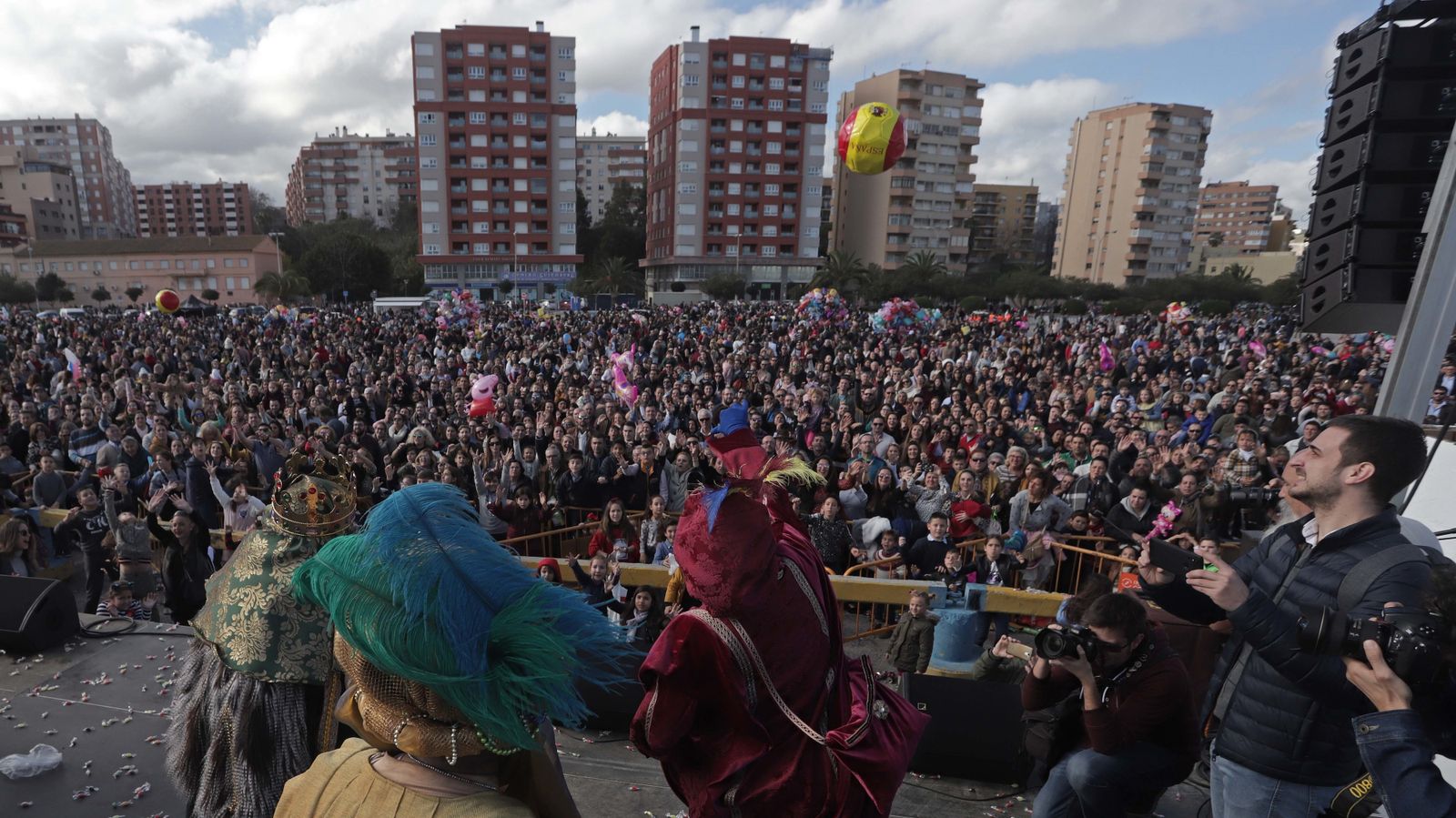Imágenes del arrastre de latas en Algeciras