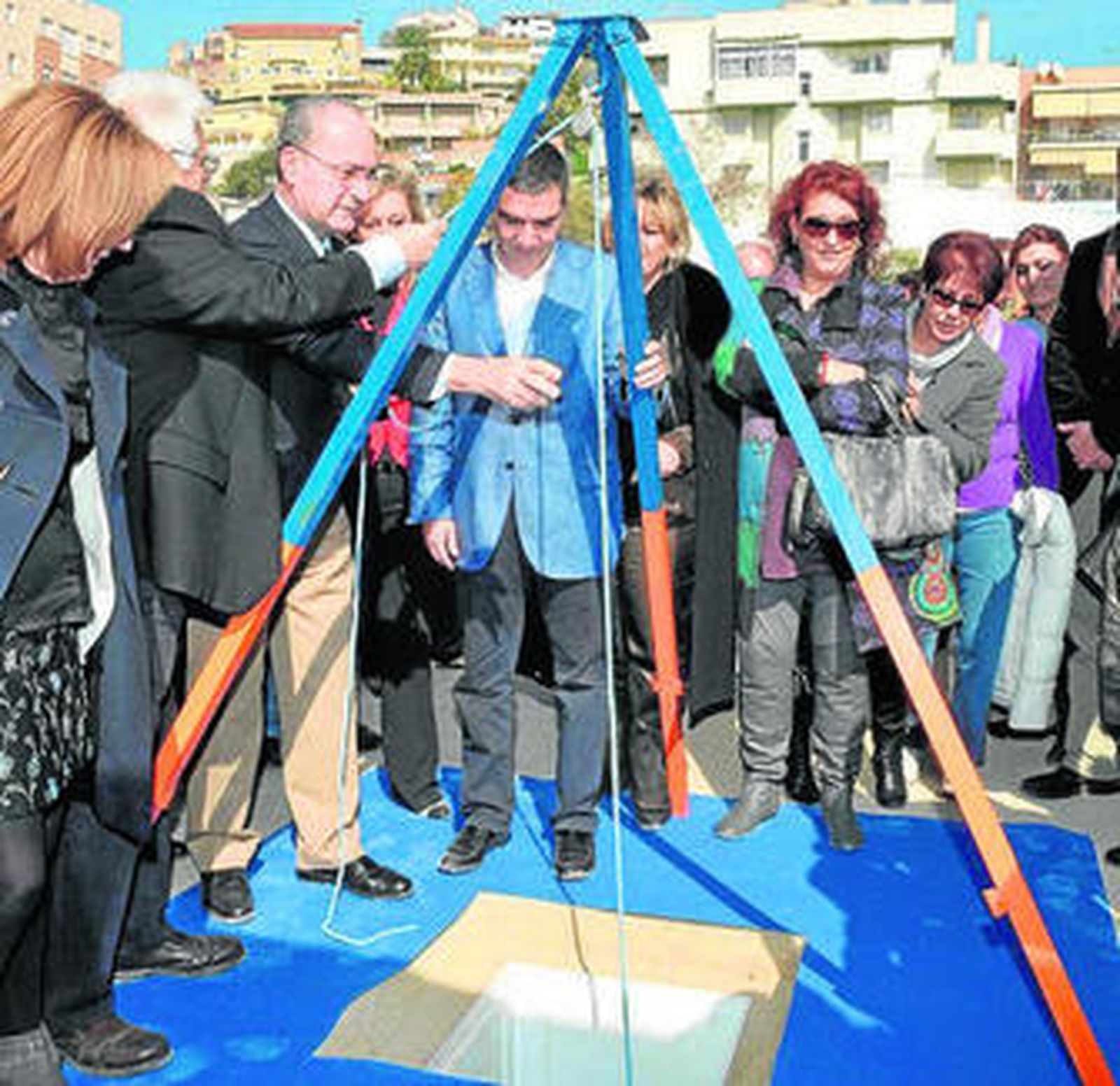 De la Torre, ayer, en la primera piedra del campo.