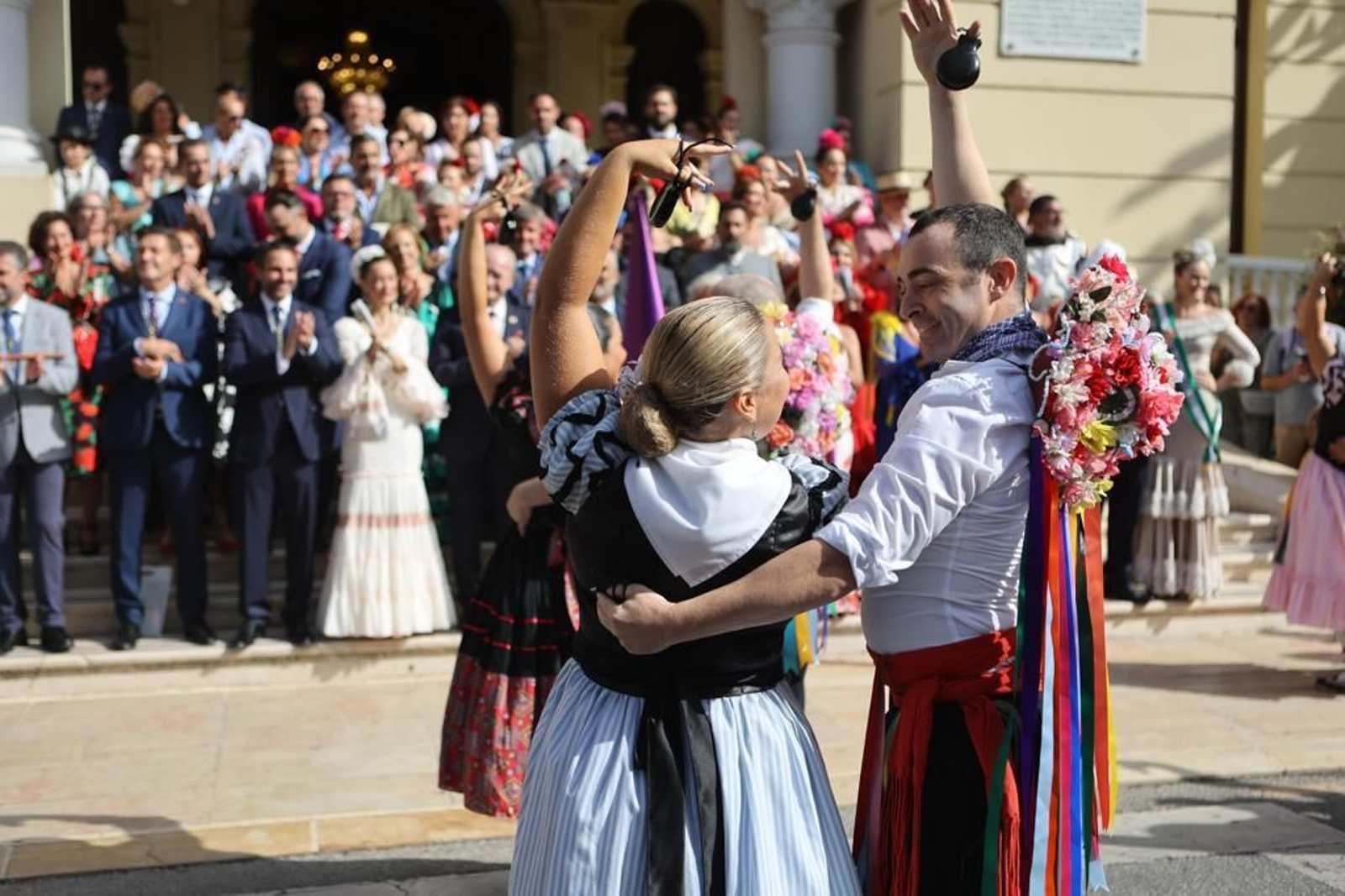 Verdiales frente al Ayuntamiento de Málaga.