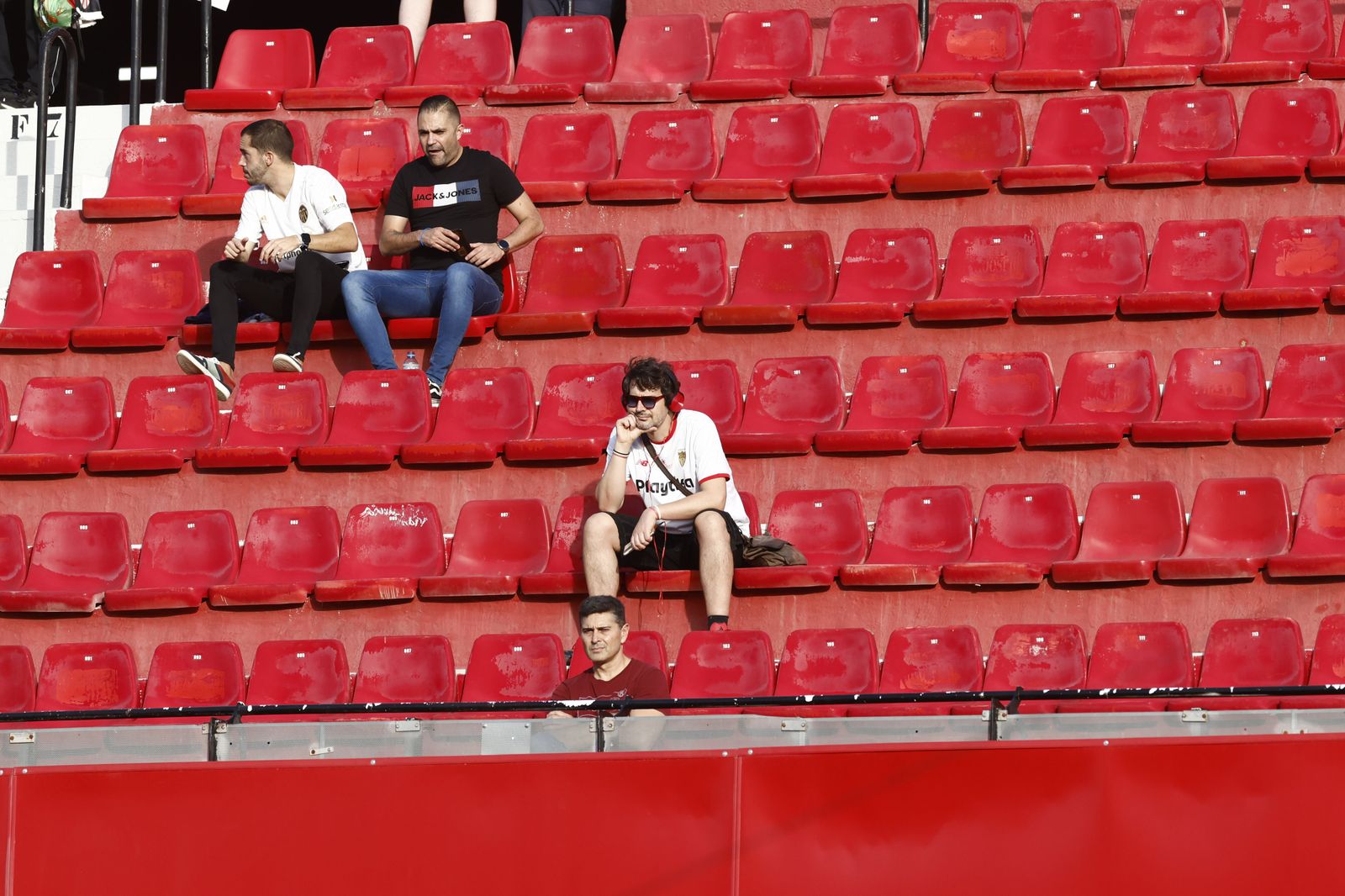 Búscate en las fotos del Sevilla-Valencia