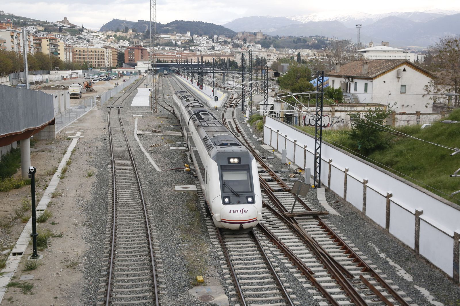 Granada por el Tren, cautelosa ante el impulso a la Guadix-Baza